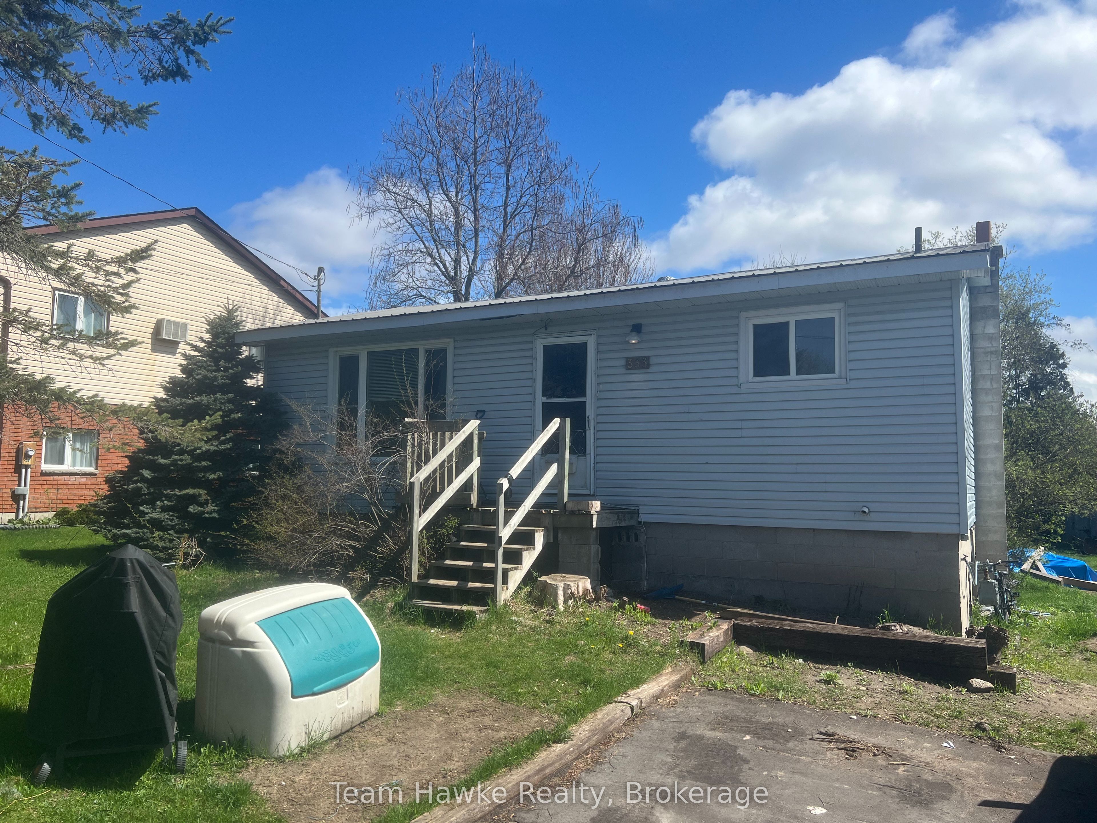 333 Ouida Street Property Photo