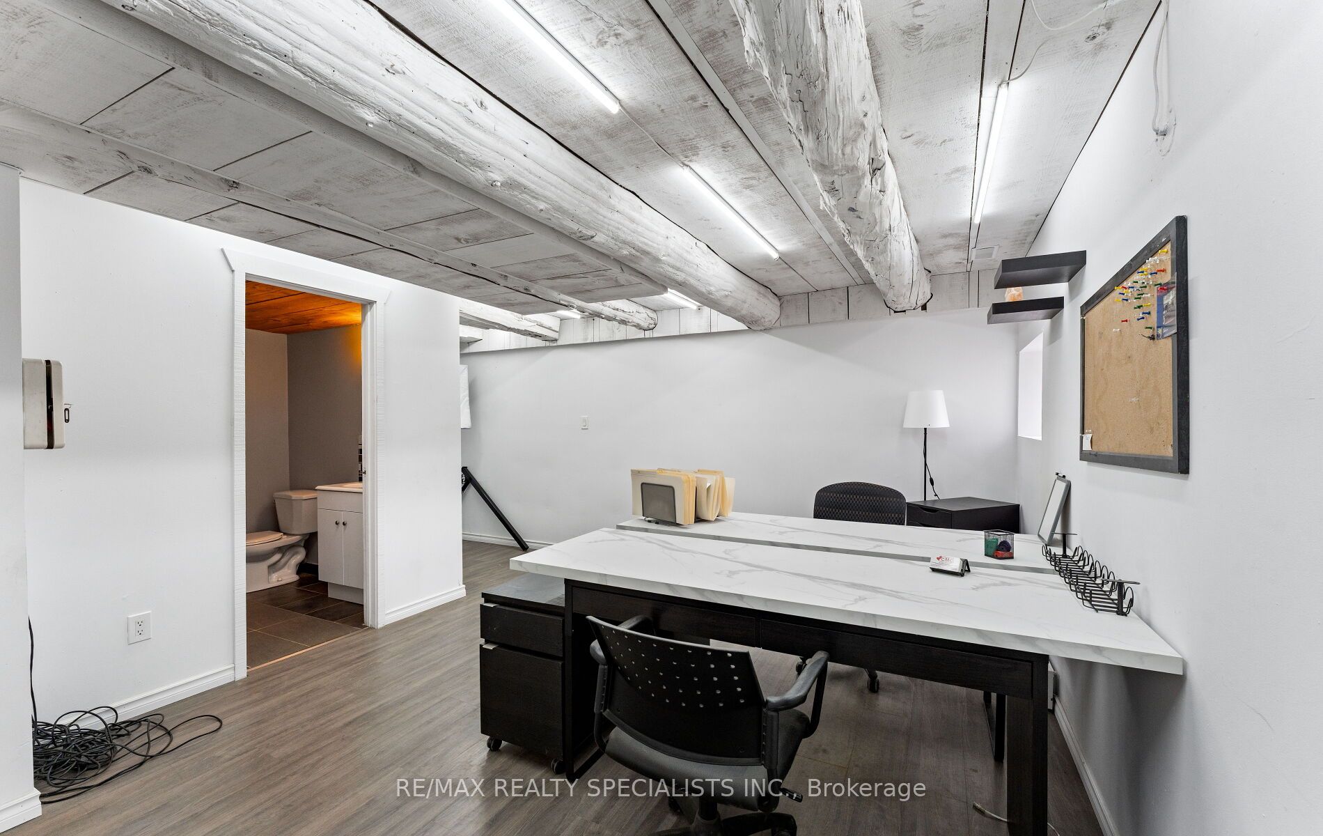 220 Queen St W Property Photo 41