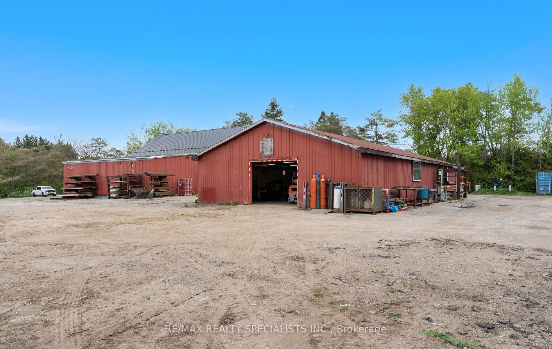 220 Queen St W Property Photo 46