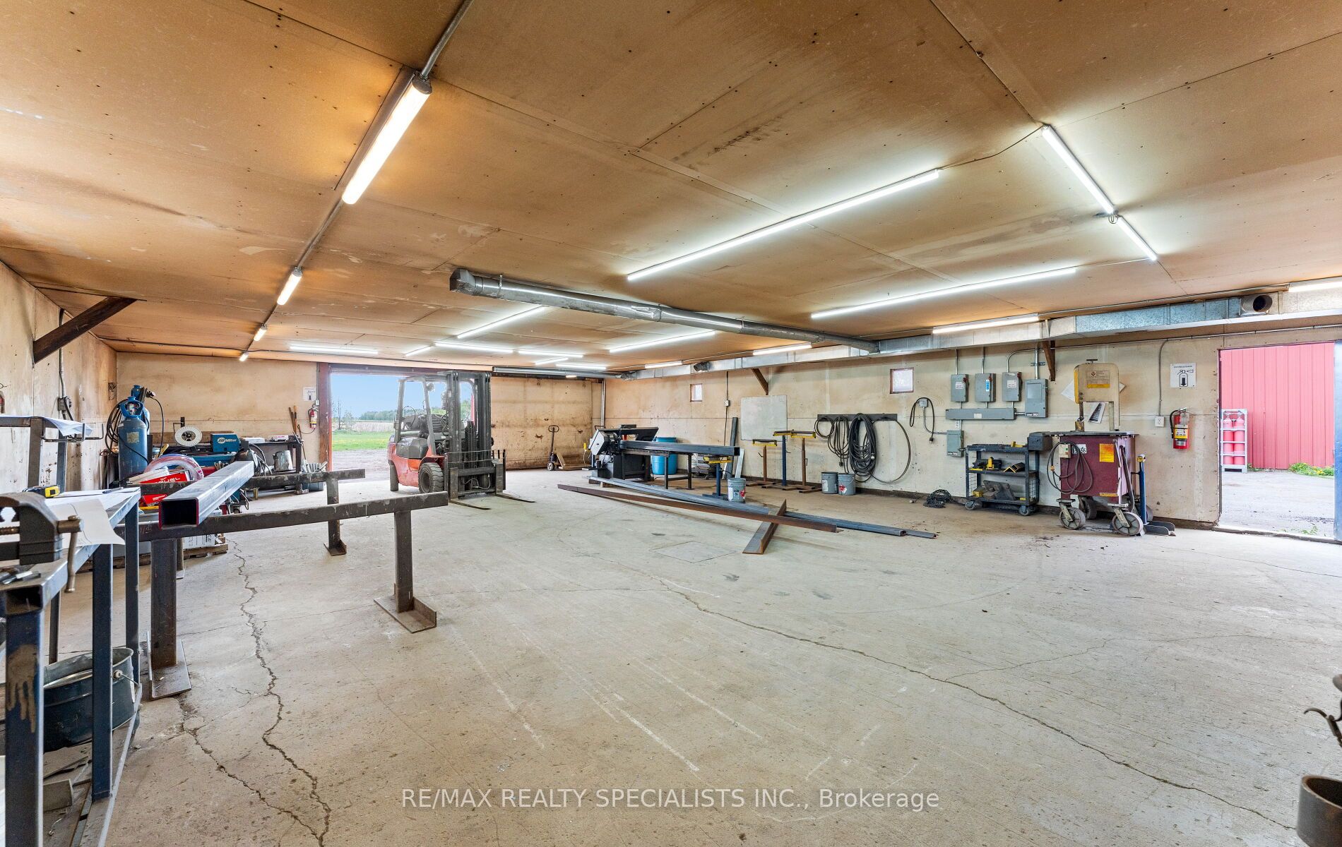 220 Queen St W Property Photo 48