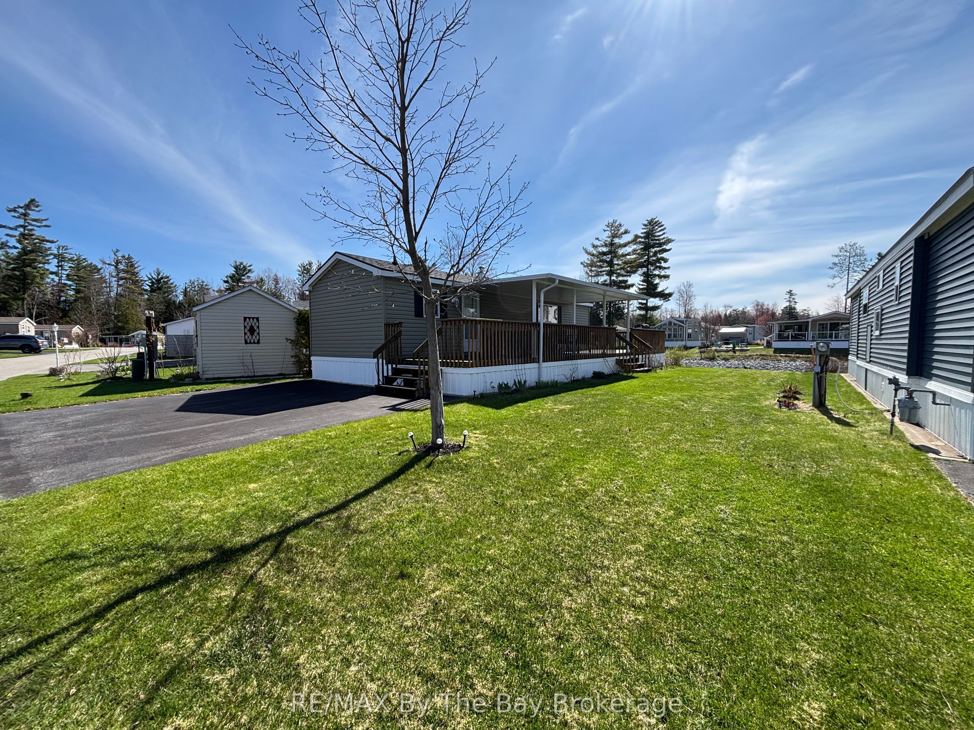 9 Kenora Trail Property Photo 1