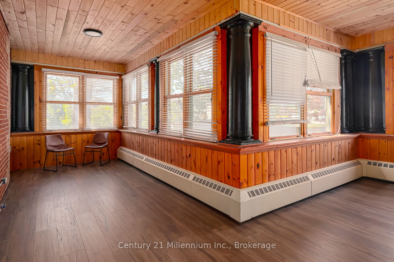 637 Hurontario St Property Photo 10