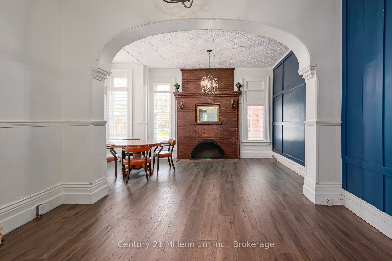 637 Hurontario St Property Photo 17