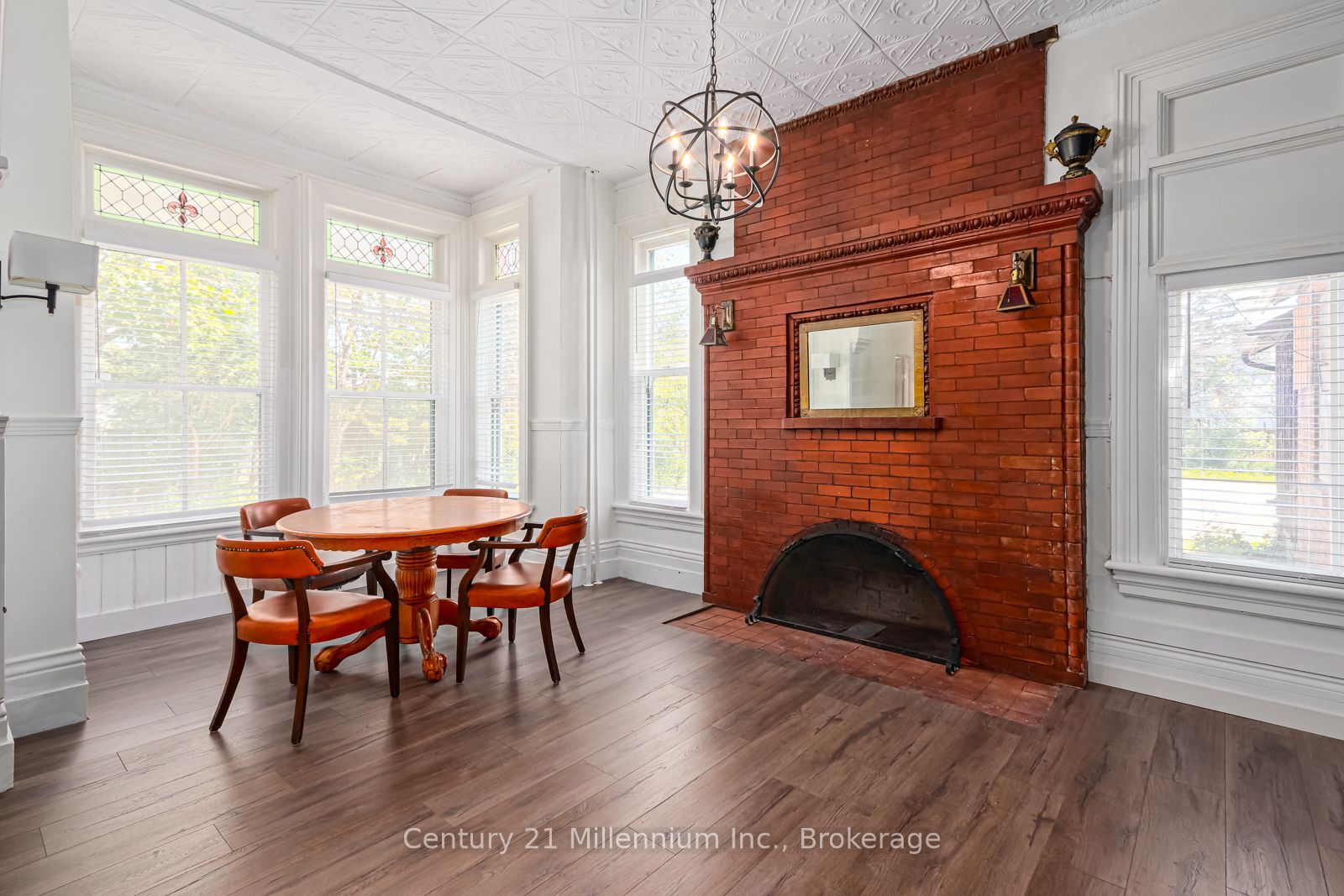 637 Hurontario St Property Photo 18