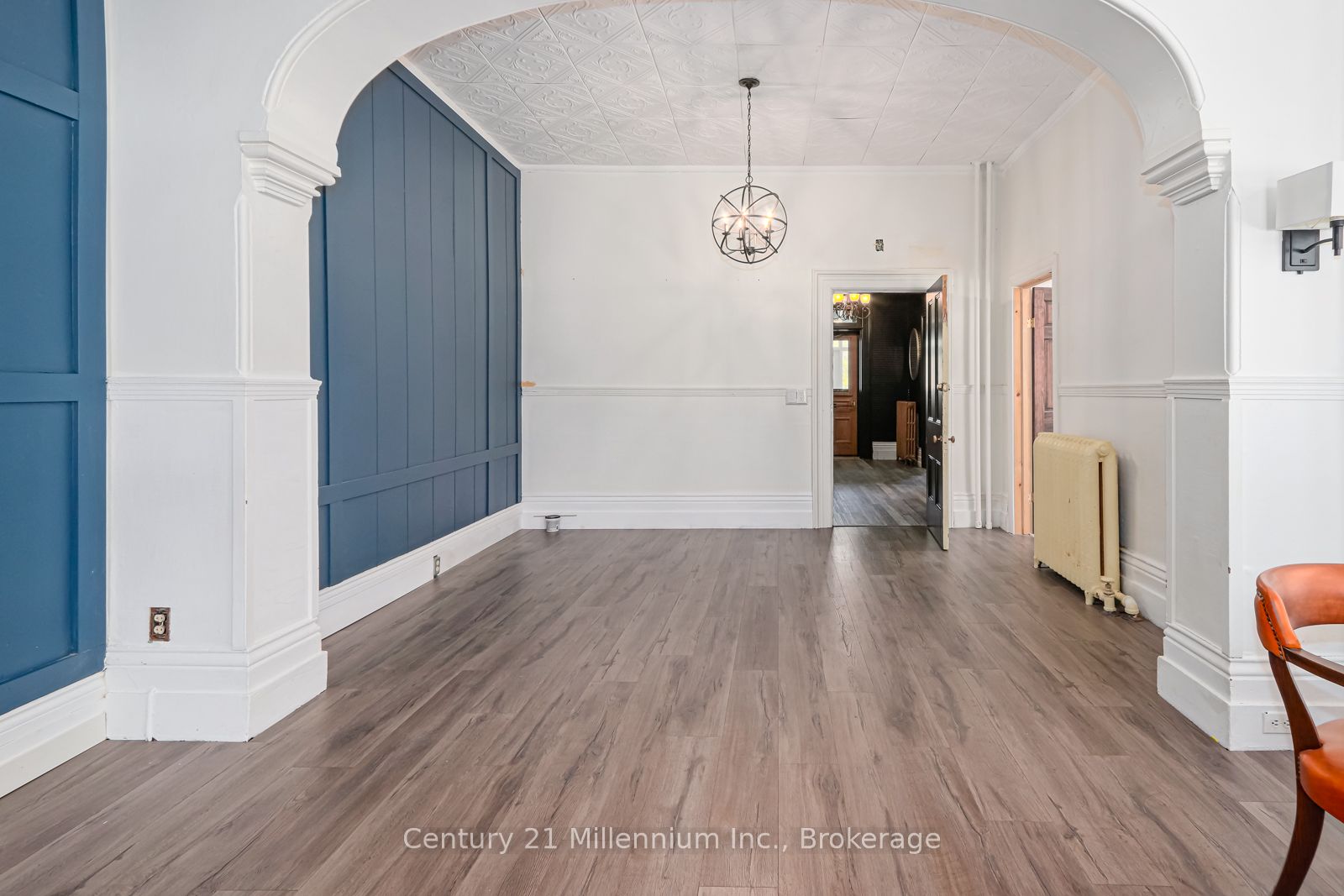 637 Hurontario St Property Photo 20