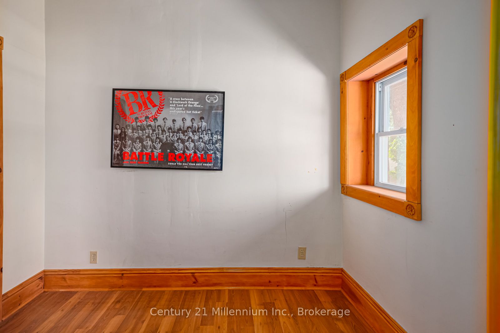 637 Hurontario St Property Photo 33