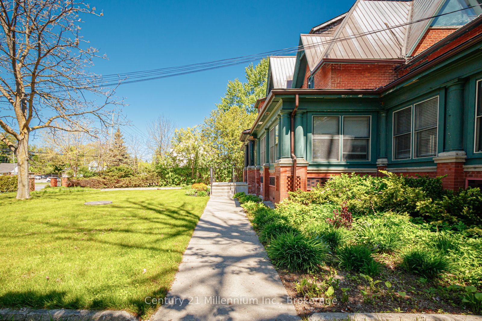 637 Hurontario St Property Photo 50