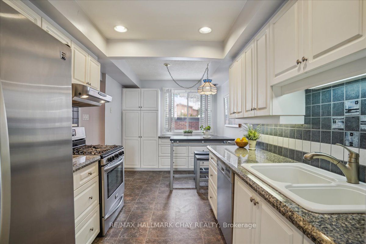 195 Collier Street Property Photo 11