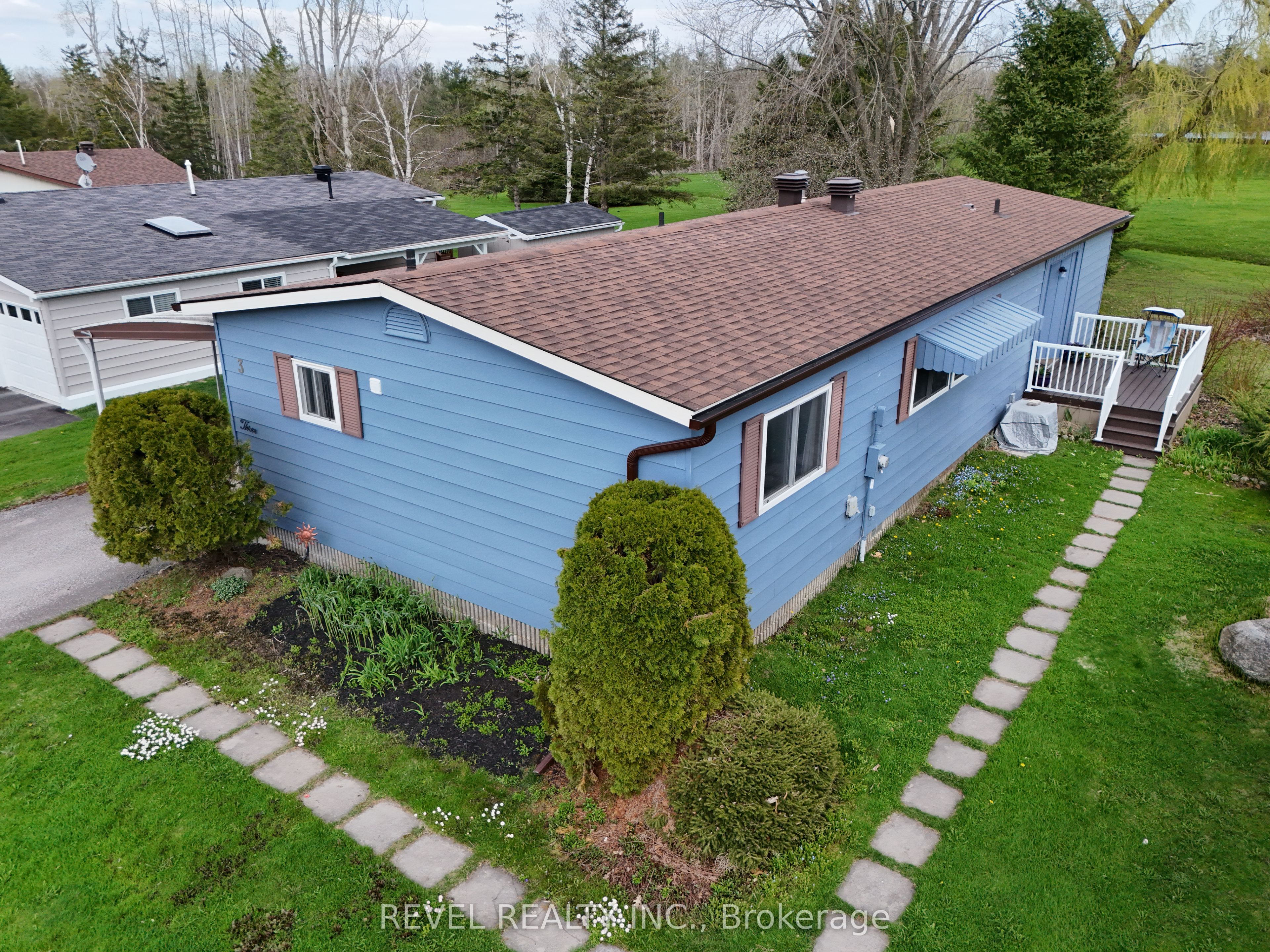3 Tamarack Dr