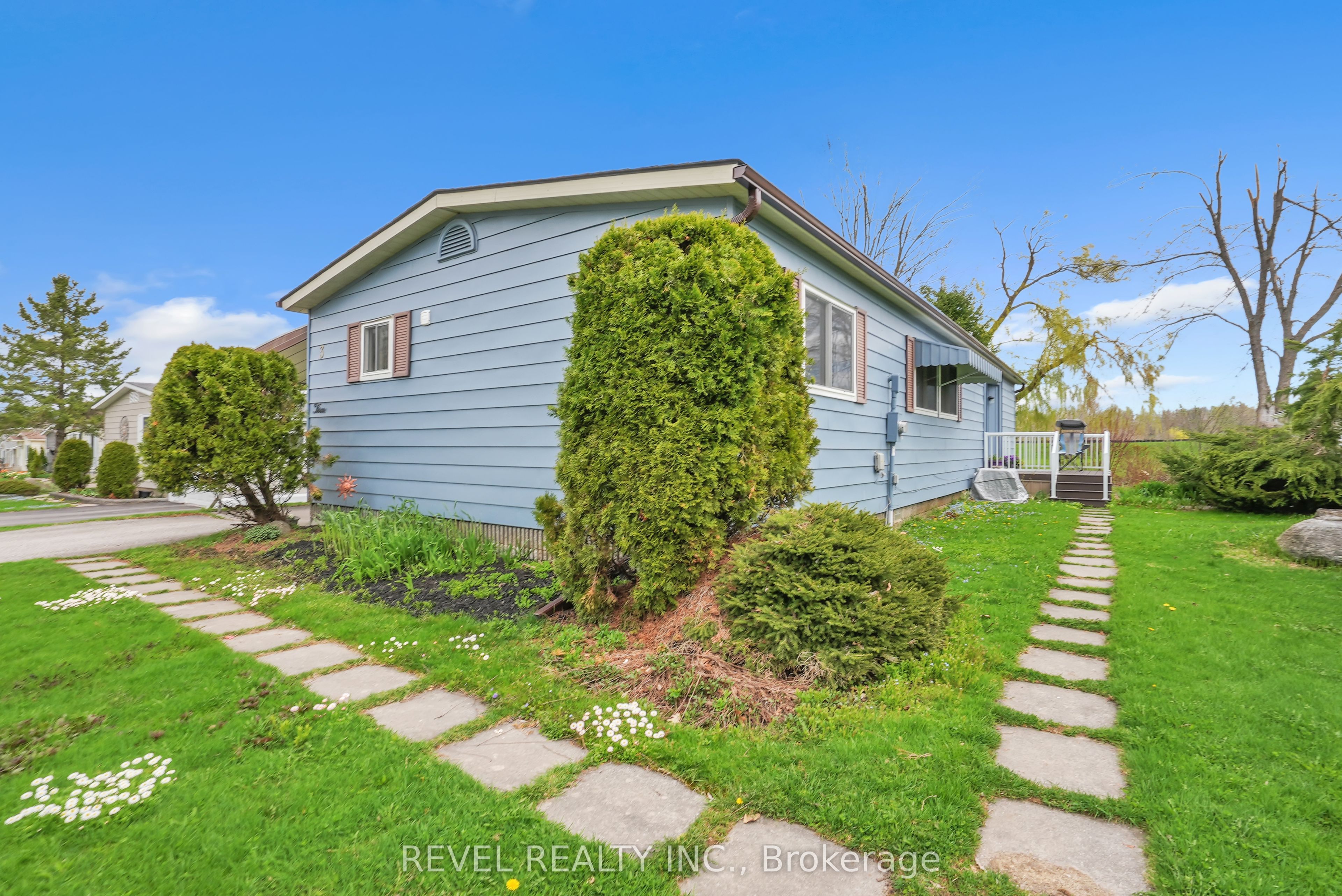 3 Tamarack Drive Property Photo 2