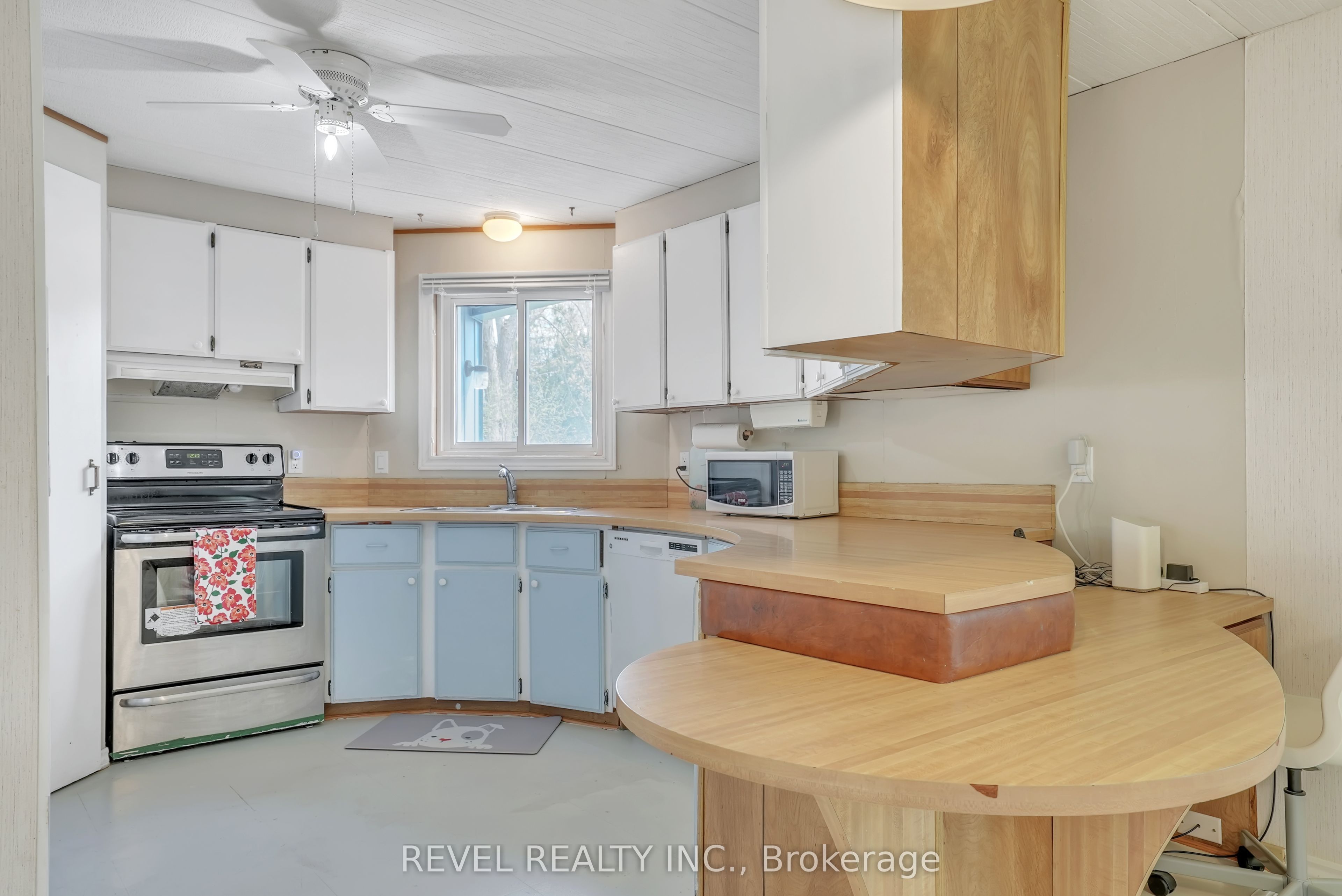 3 Tamarack Drive Property Photo 8