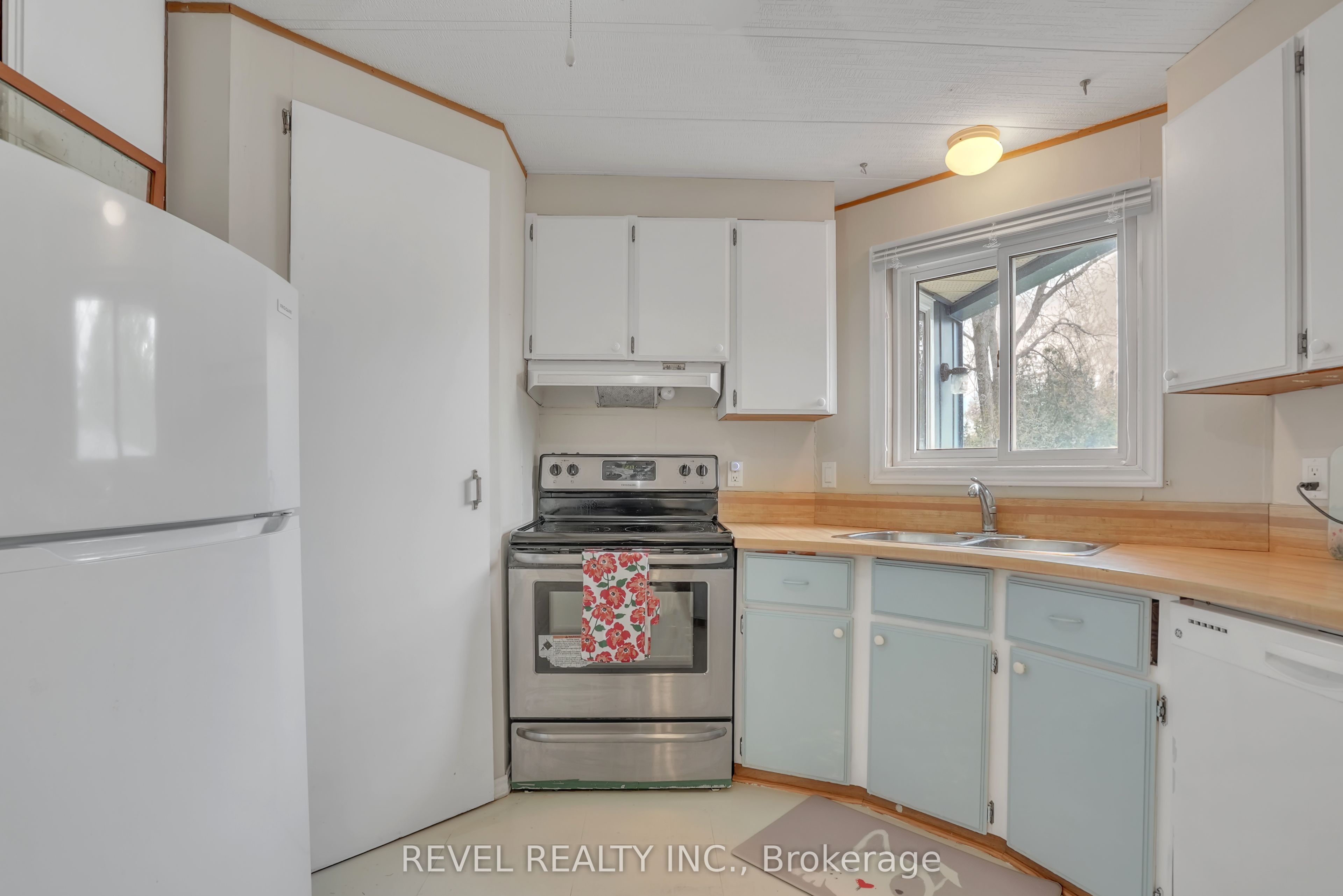 3 Tamarack Drive Property Photo 10