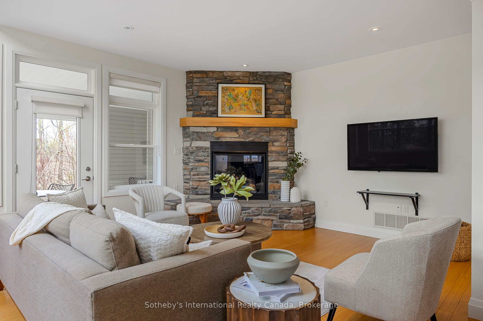 2 Swan Lane Property Photo 1