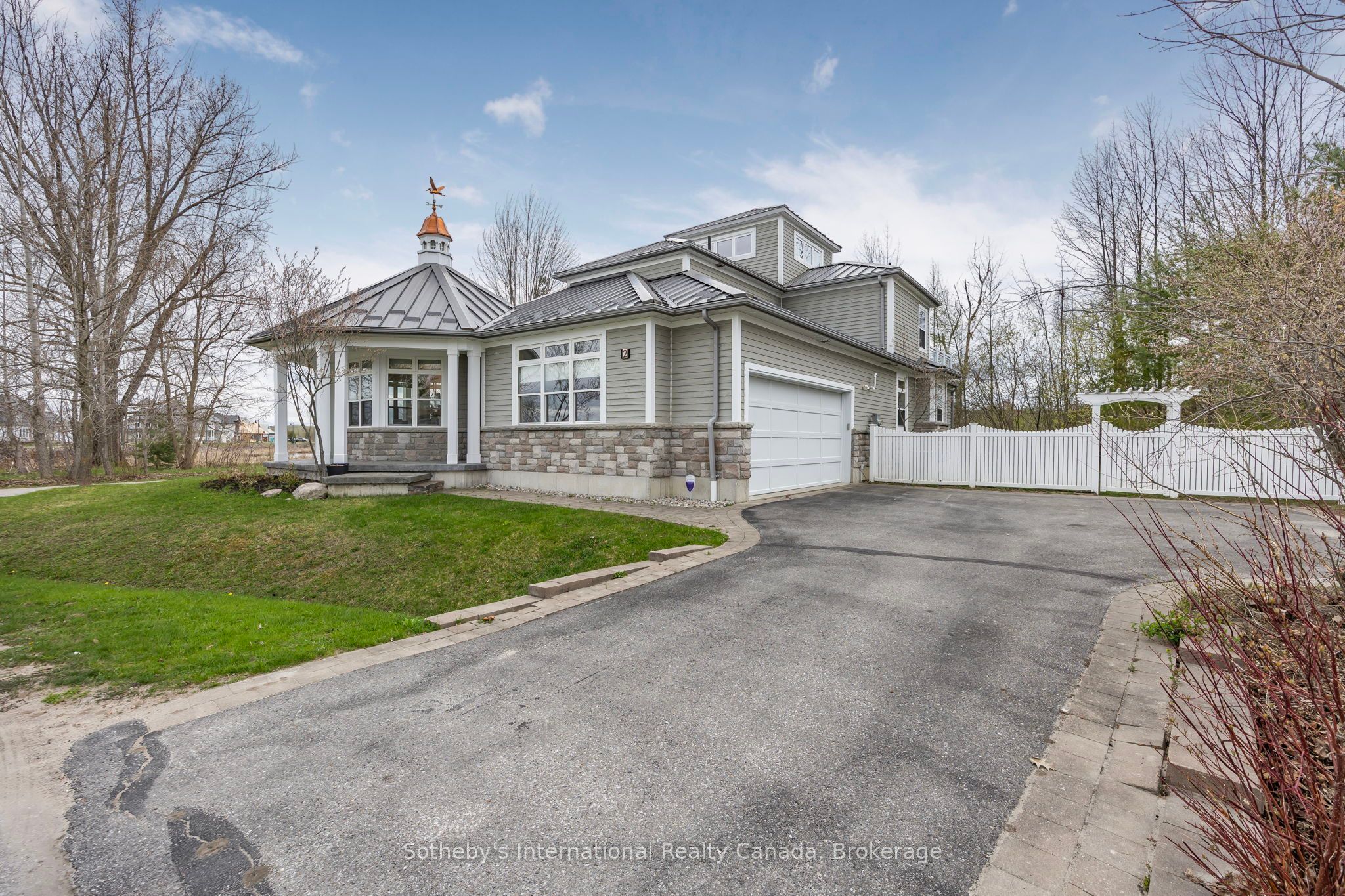2 Swan Lane Property Photo 2