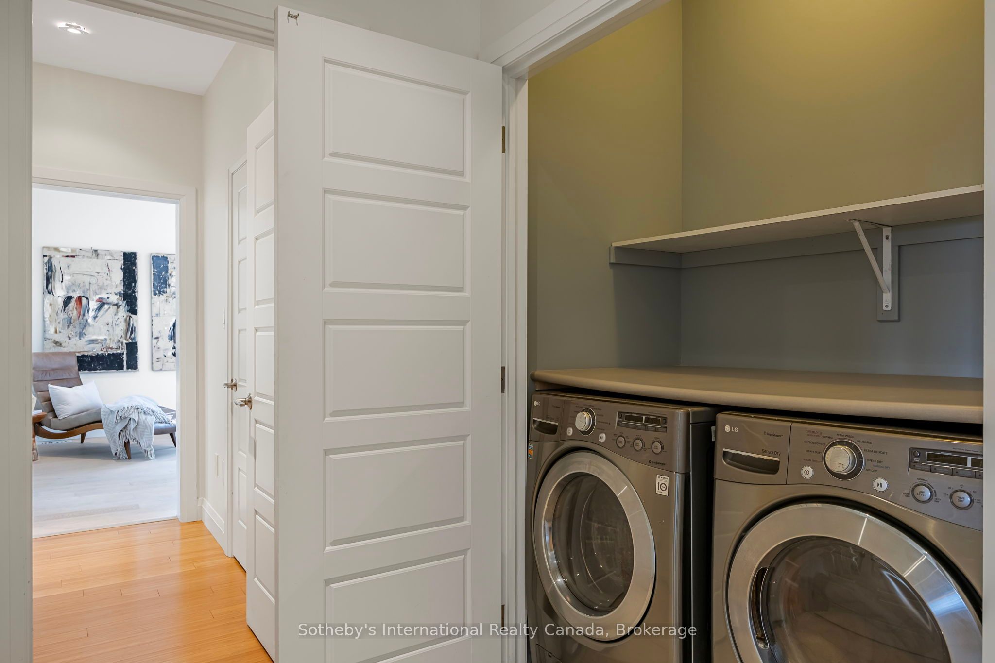 2 Swan Lane Property Photo 20