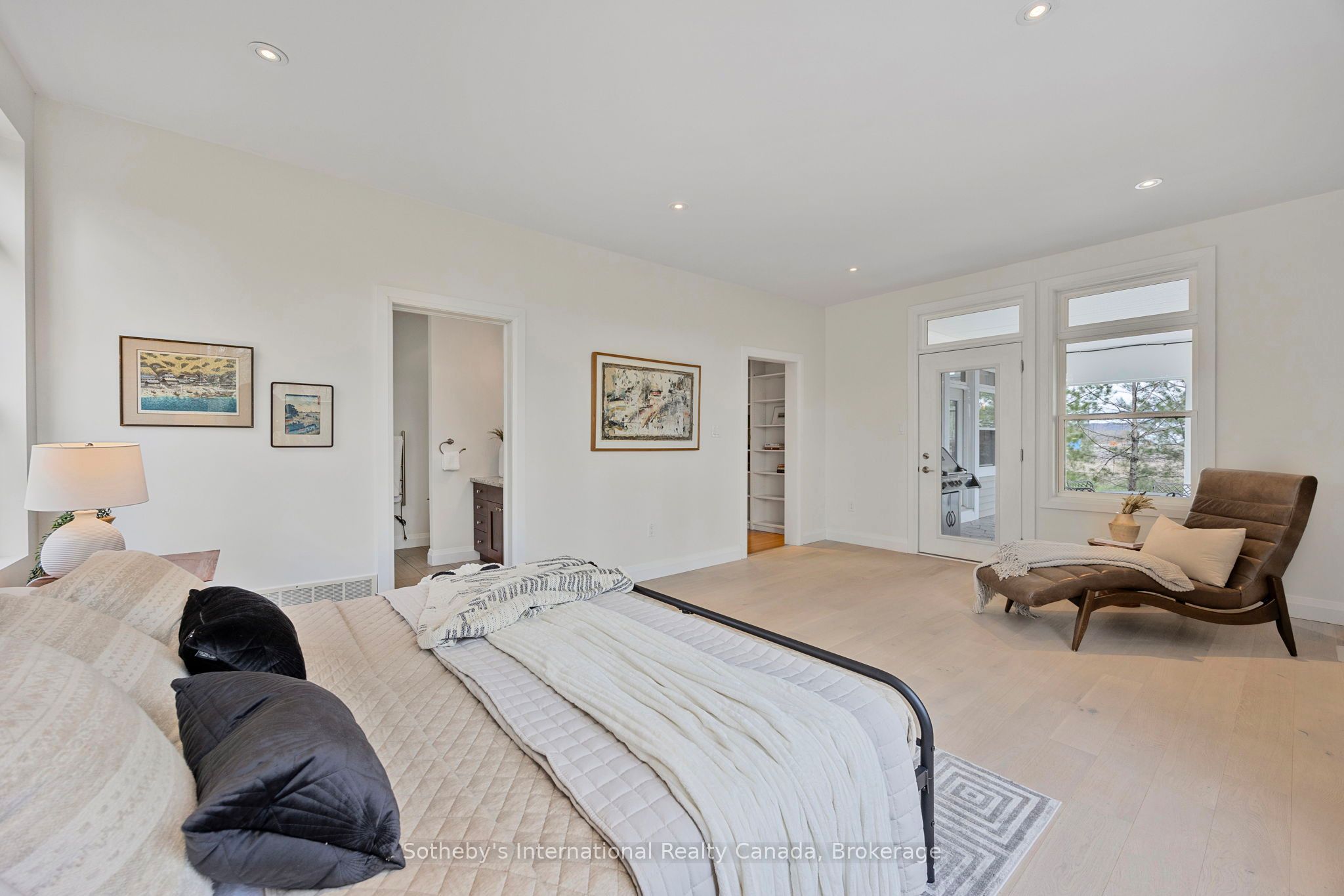 2 Swan Lane Property Photo 24