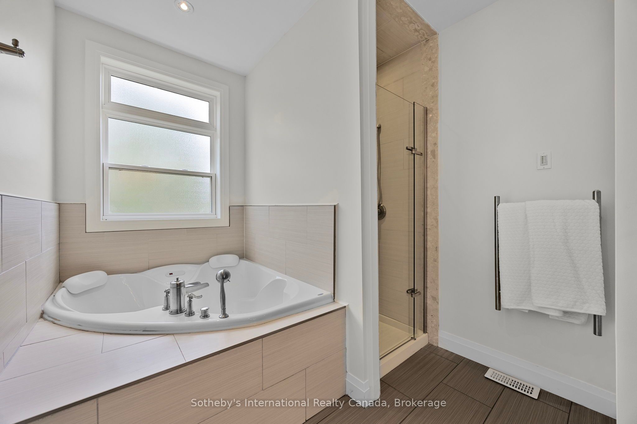 2 Swan Lane Property Photo 26