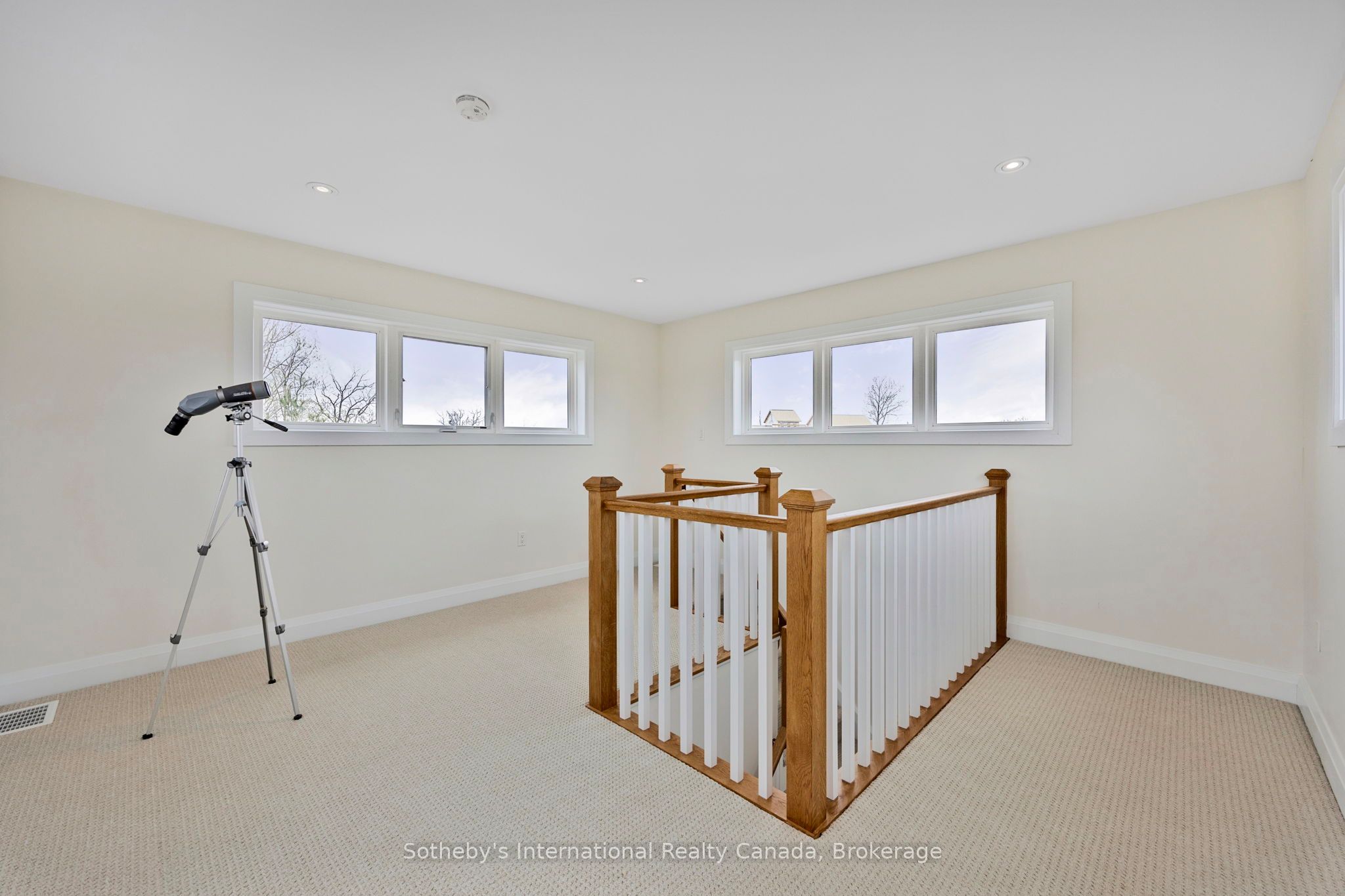 2 Swan Lane Property Photo 34