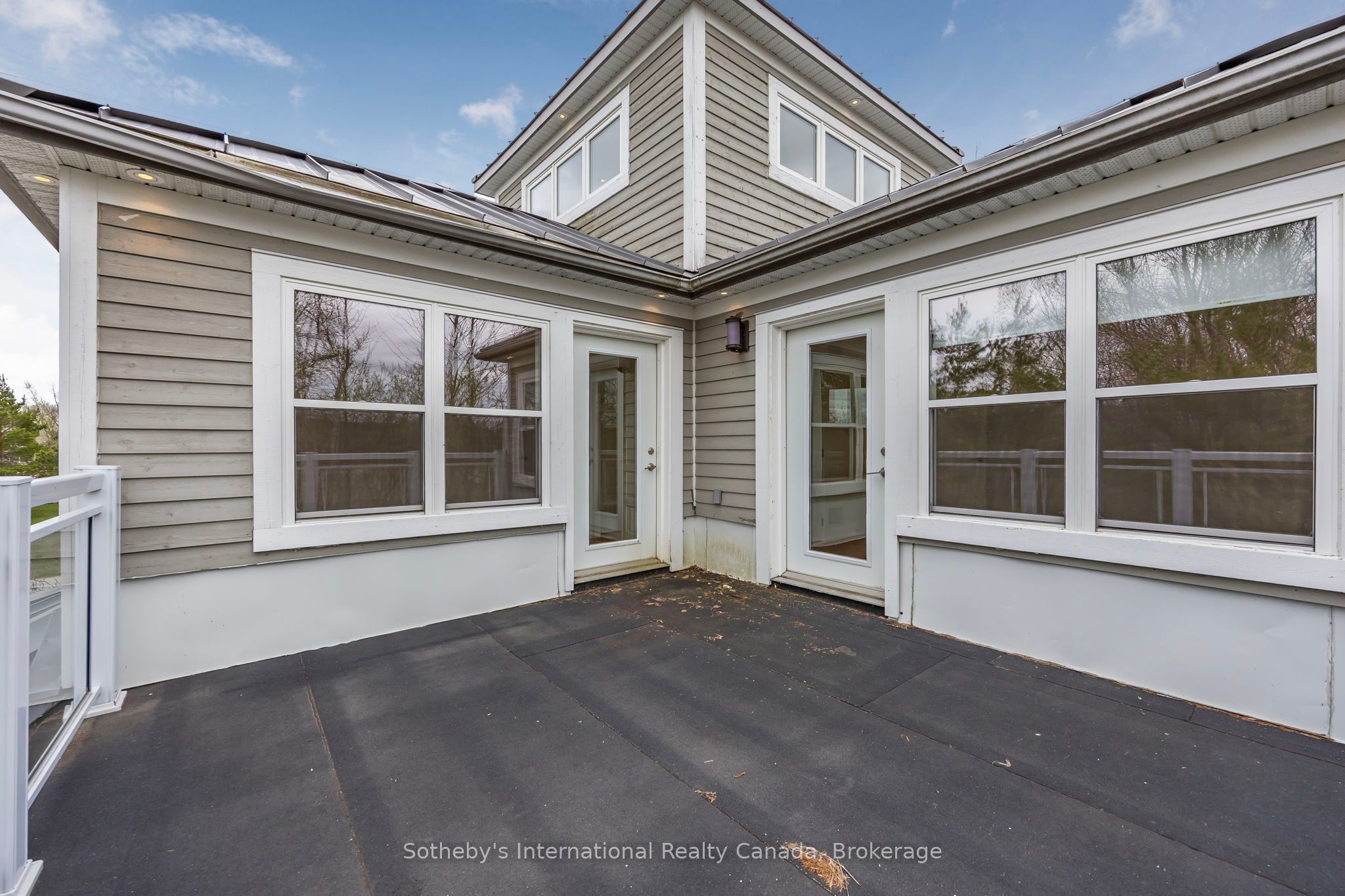 2 Swan Lane Property Photo 35