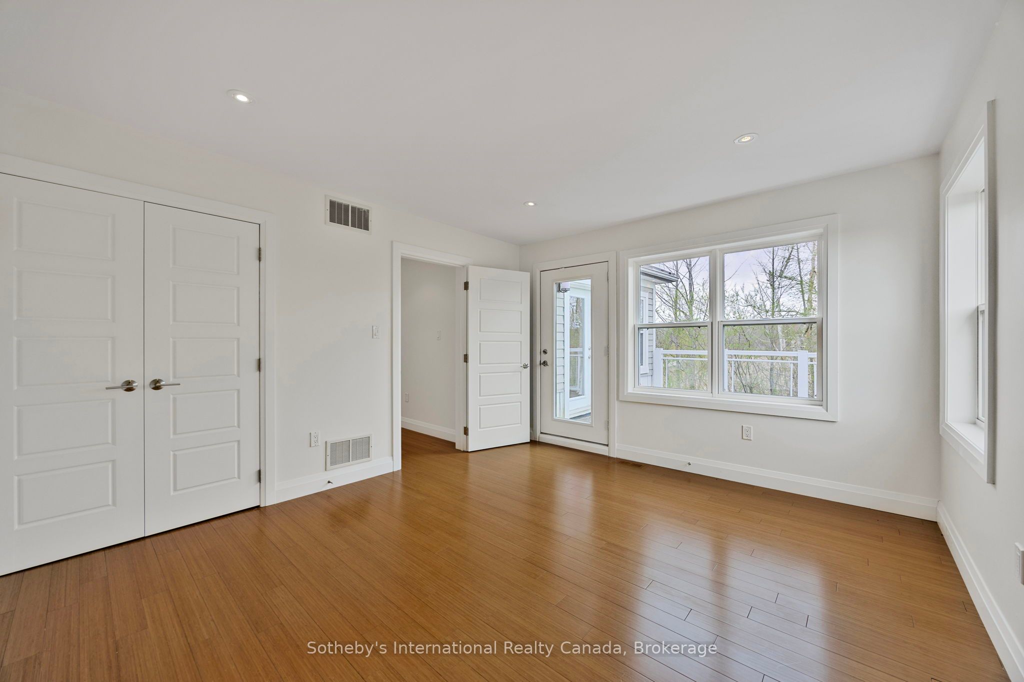 2 Swan Lane Property Photo 38