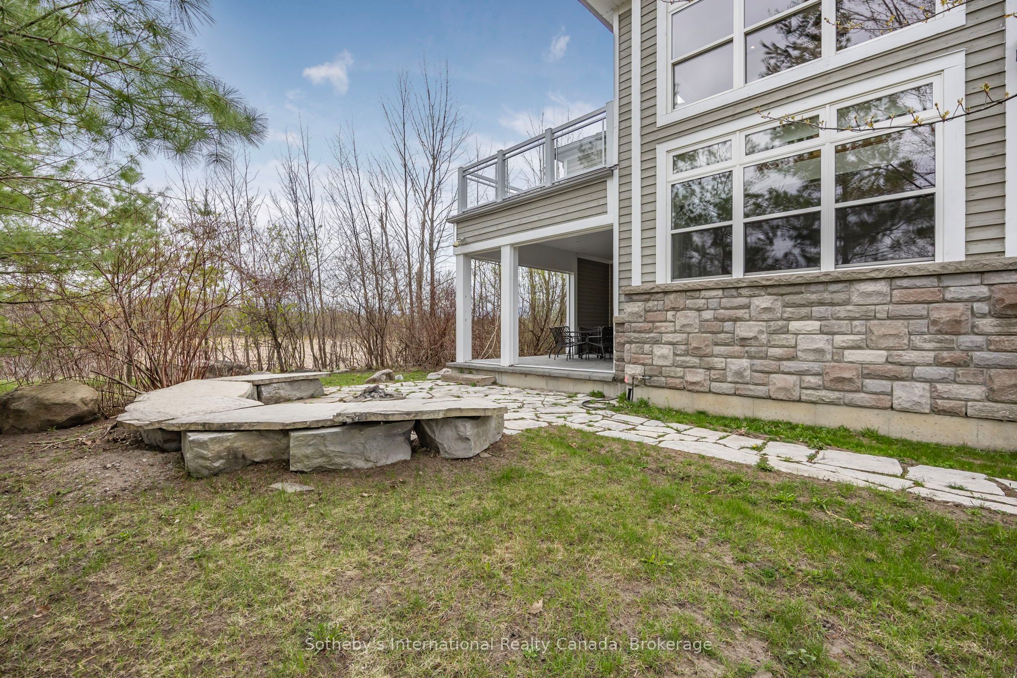 2 Swan Lane Property Photo 46