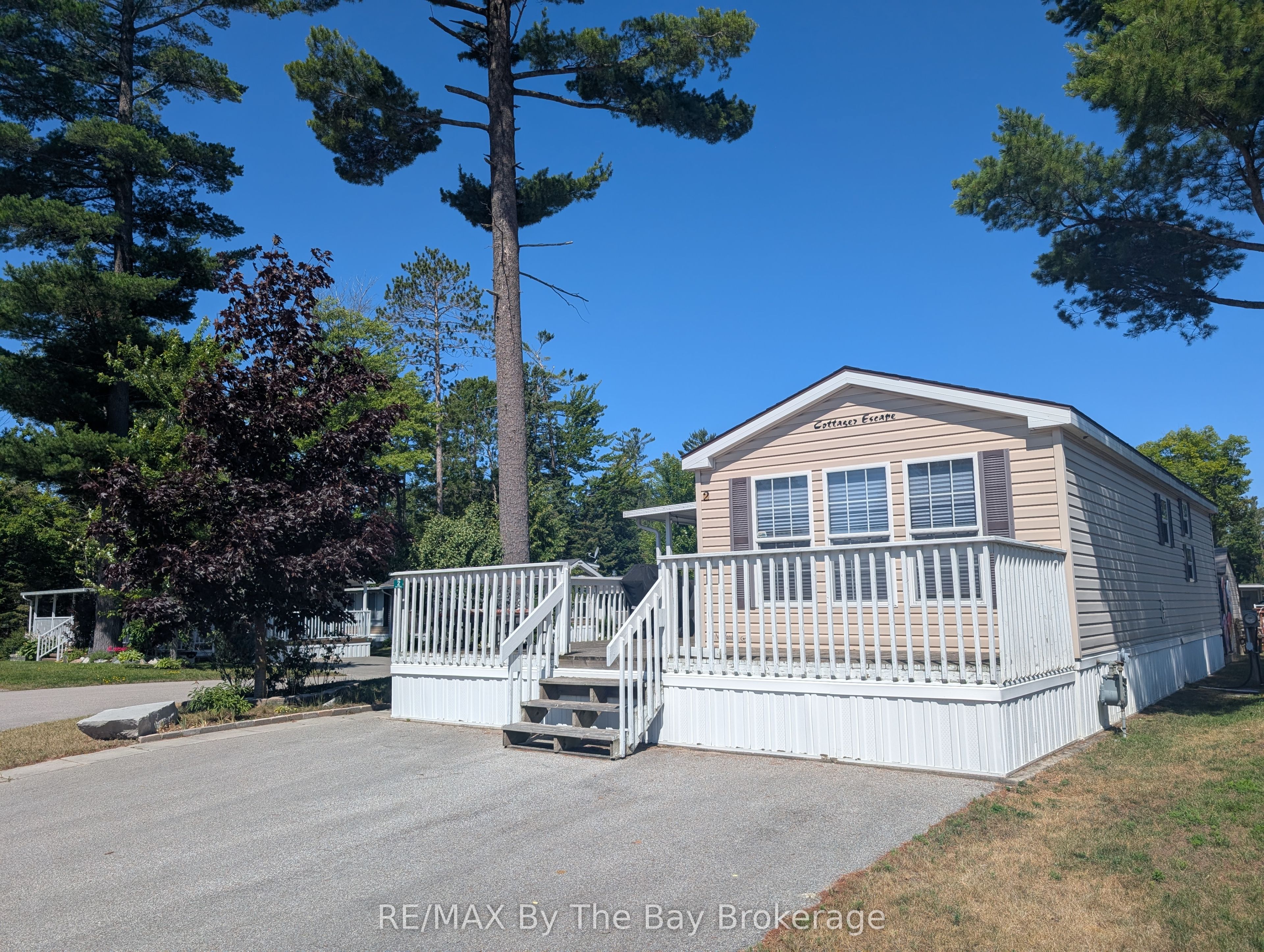 2 WHITE PINES Trail Property Photo 1