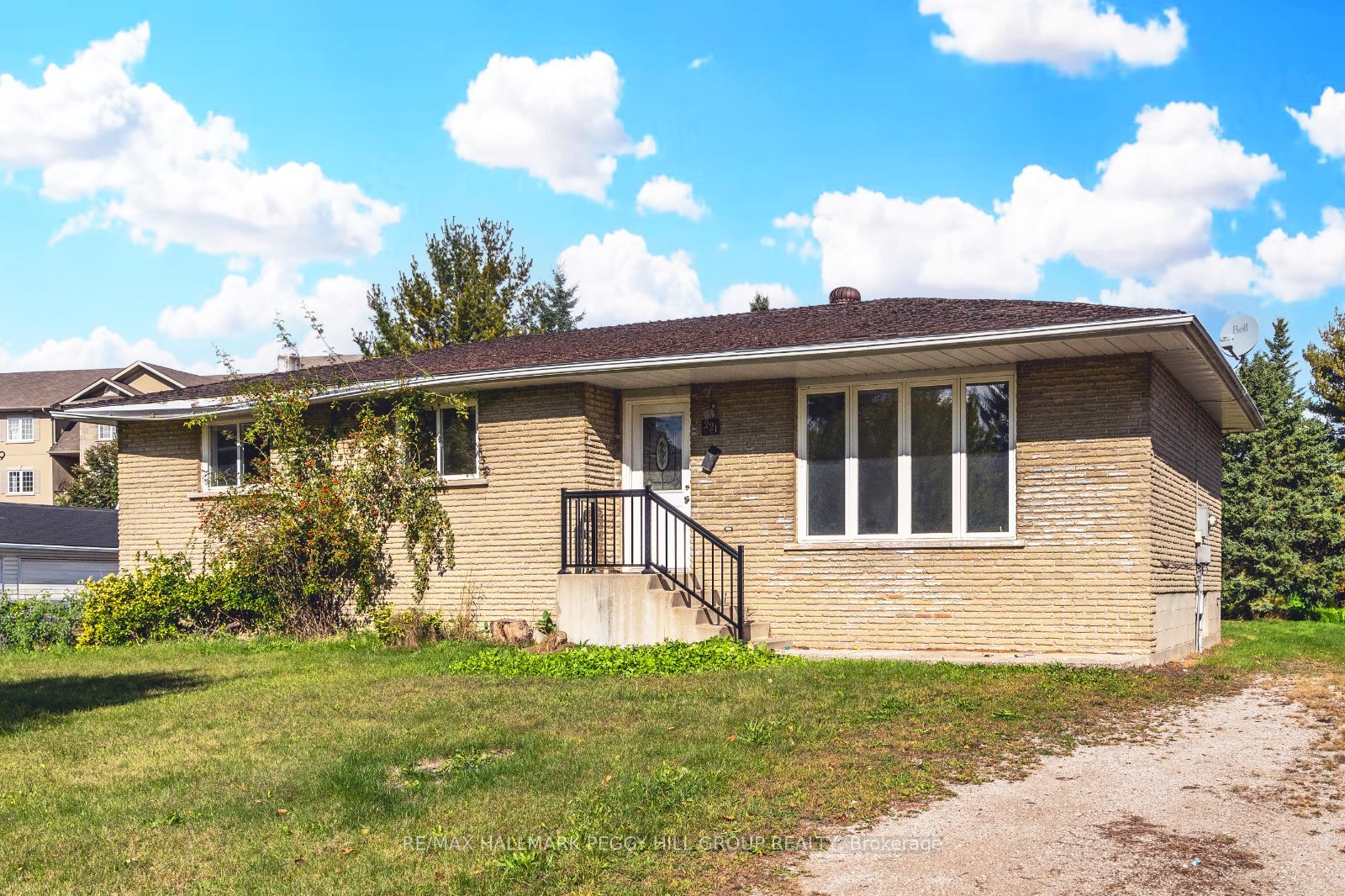 221 Phillips Street Property Photo 1