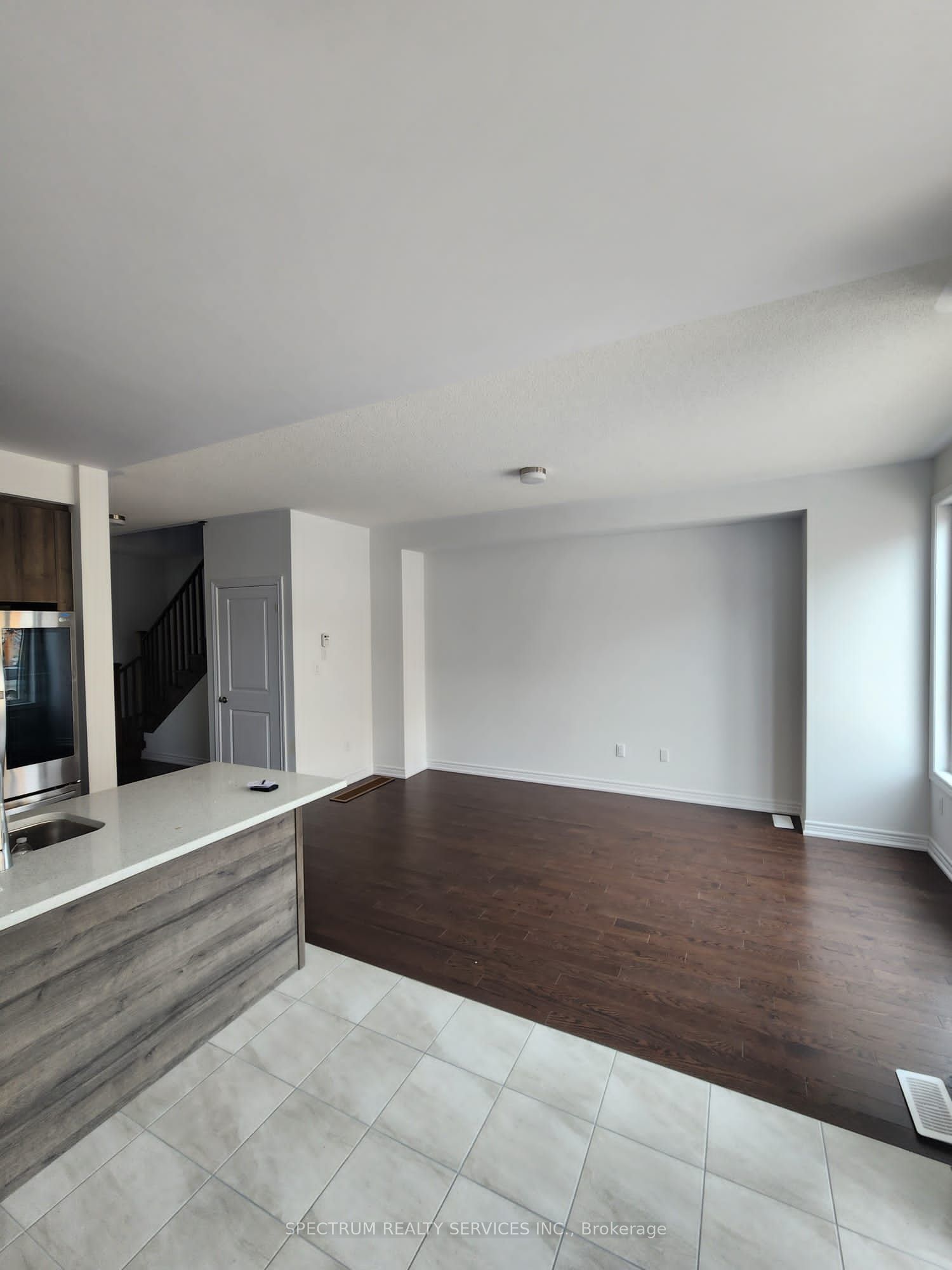 45 Milady Crescent Property Photo 2