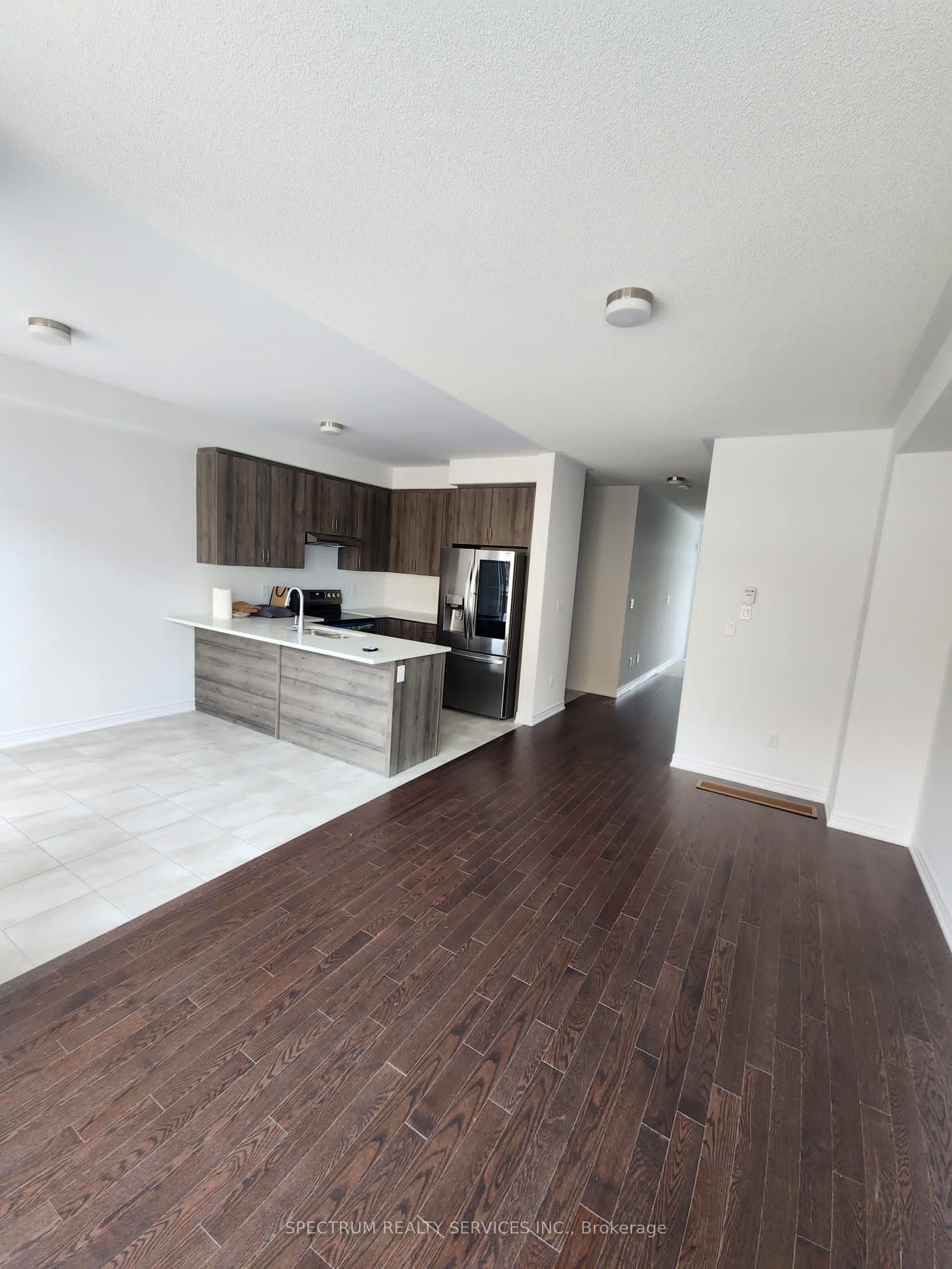 45 Milady Crescent Property Photo 3