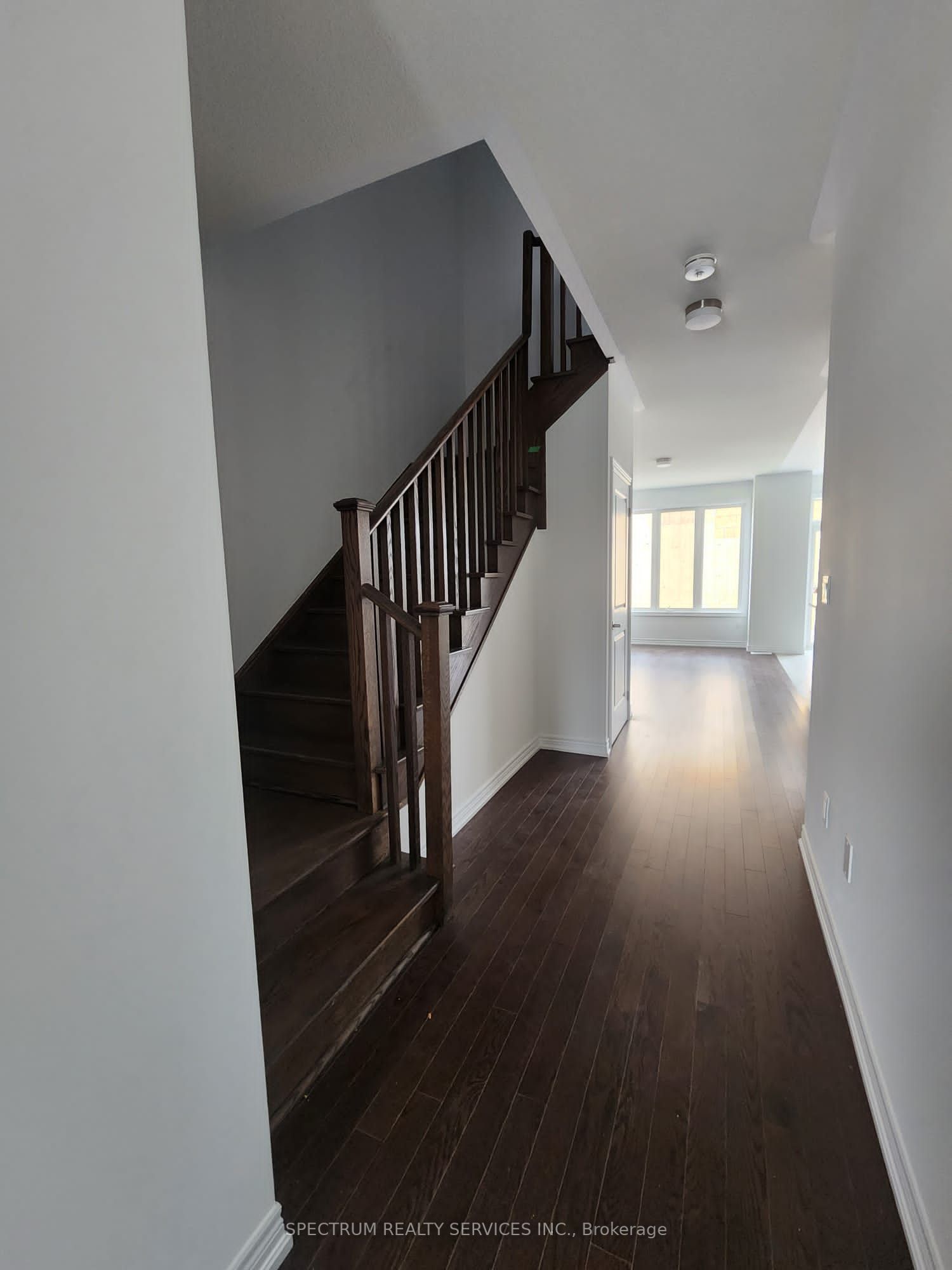 45 Milady Crescent Property Photo 5