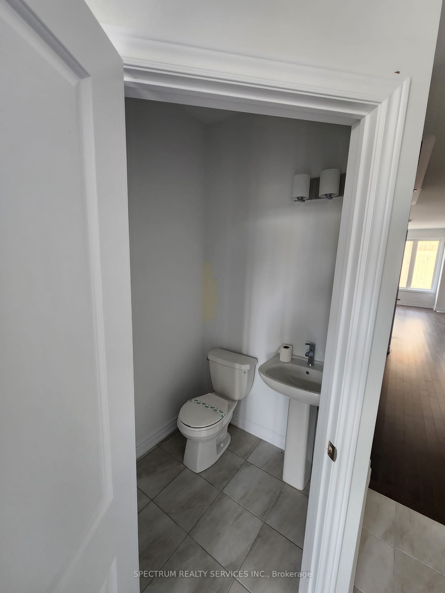 45 Milady Crescent Property Photo 6