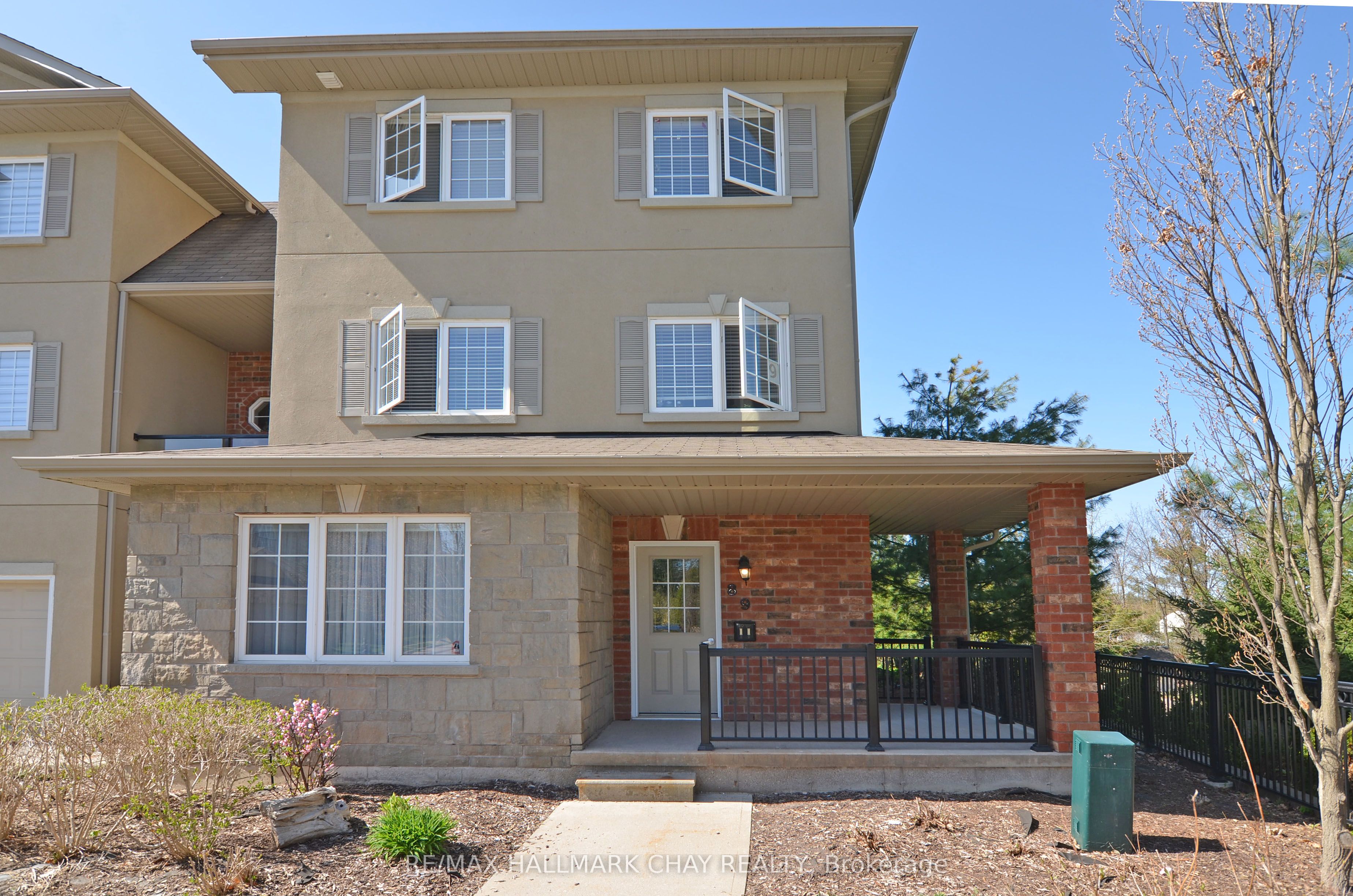 #8 - 49 Ferndale Drive Property Photo 1
