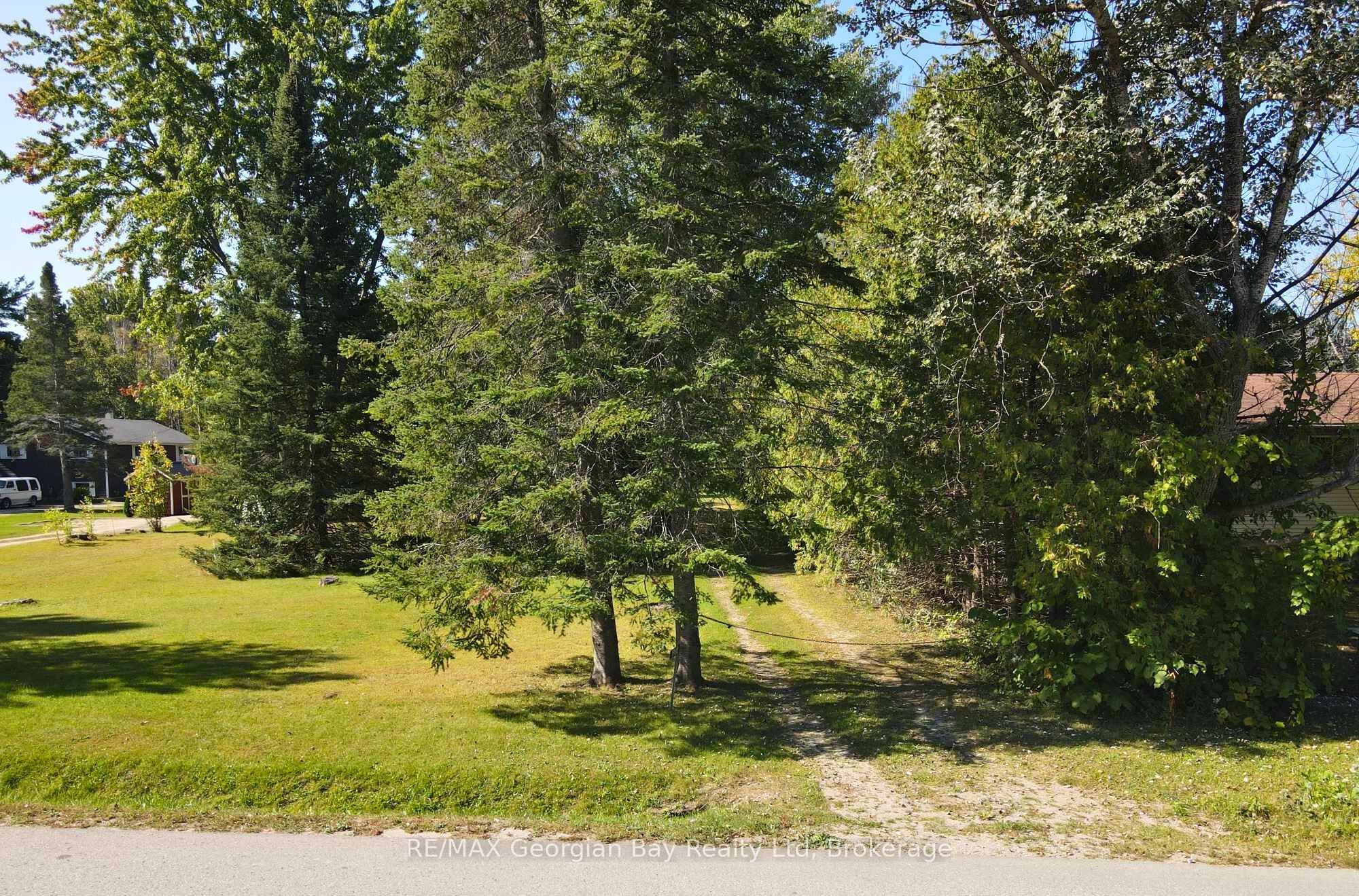 1968 Rosemount Road Property Photo