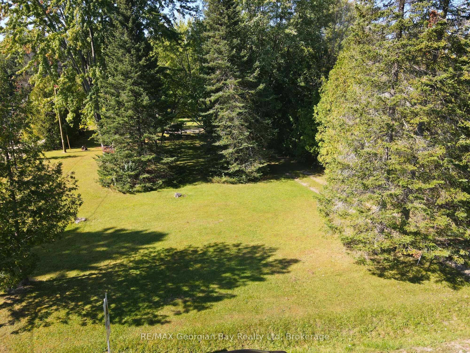 1968 Rosemount Road Property Photo 2