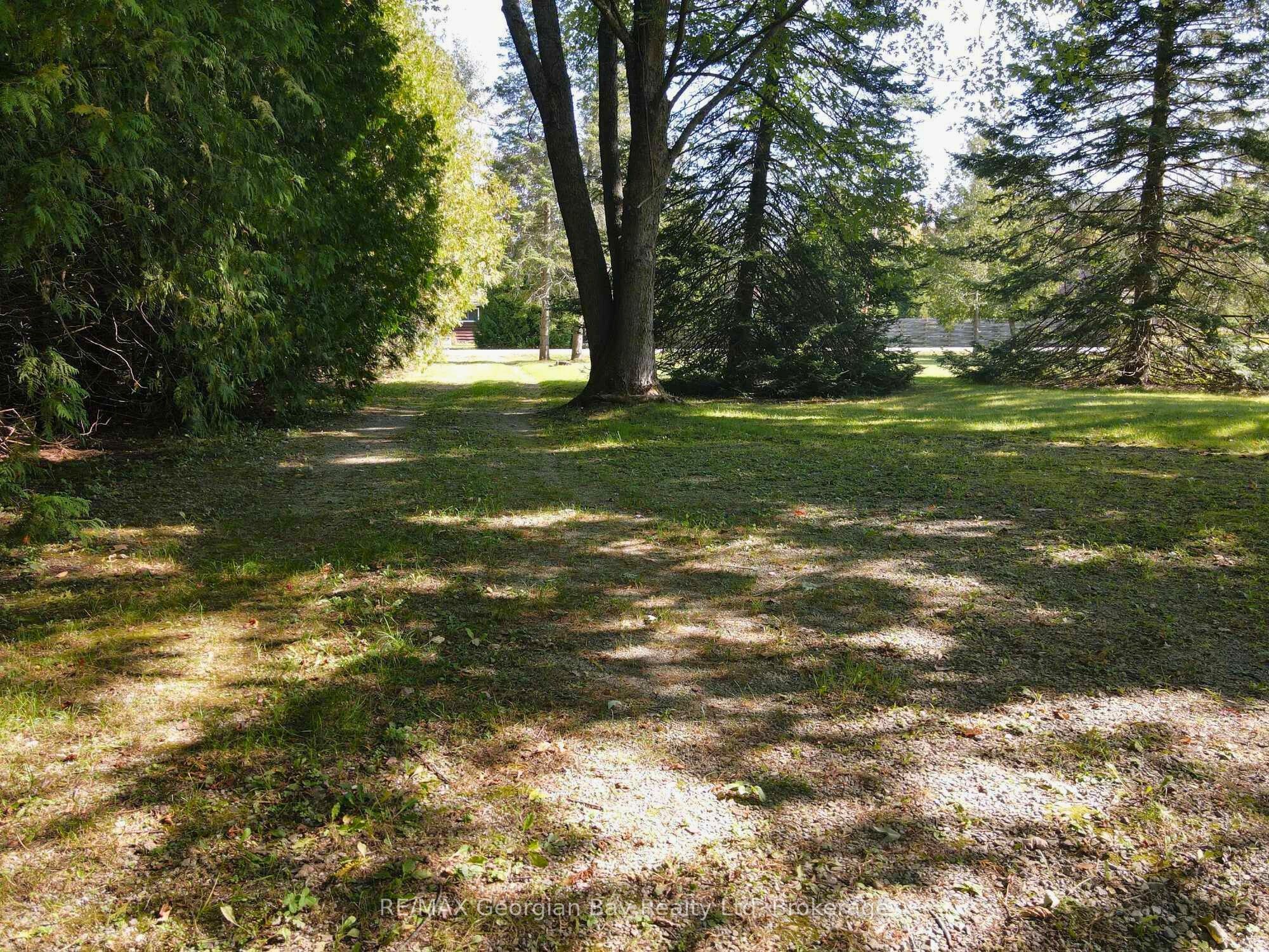 1968 Rosemount Road Property Photo 4