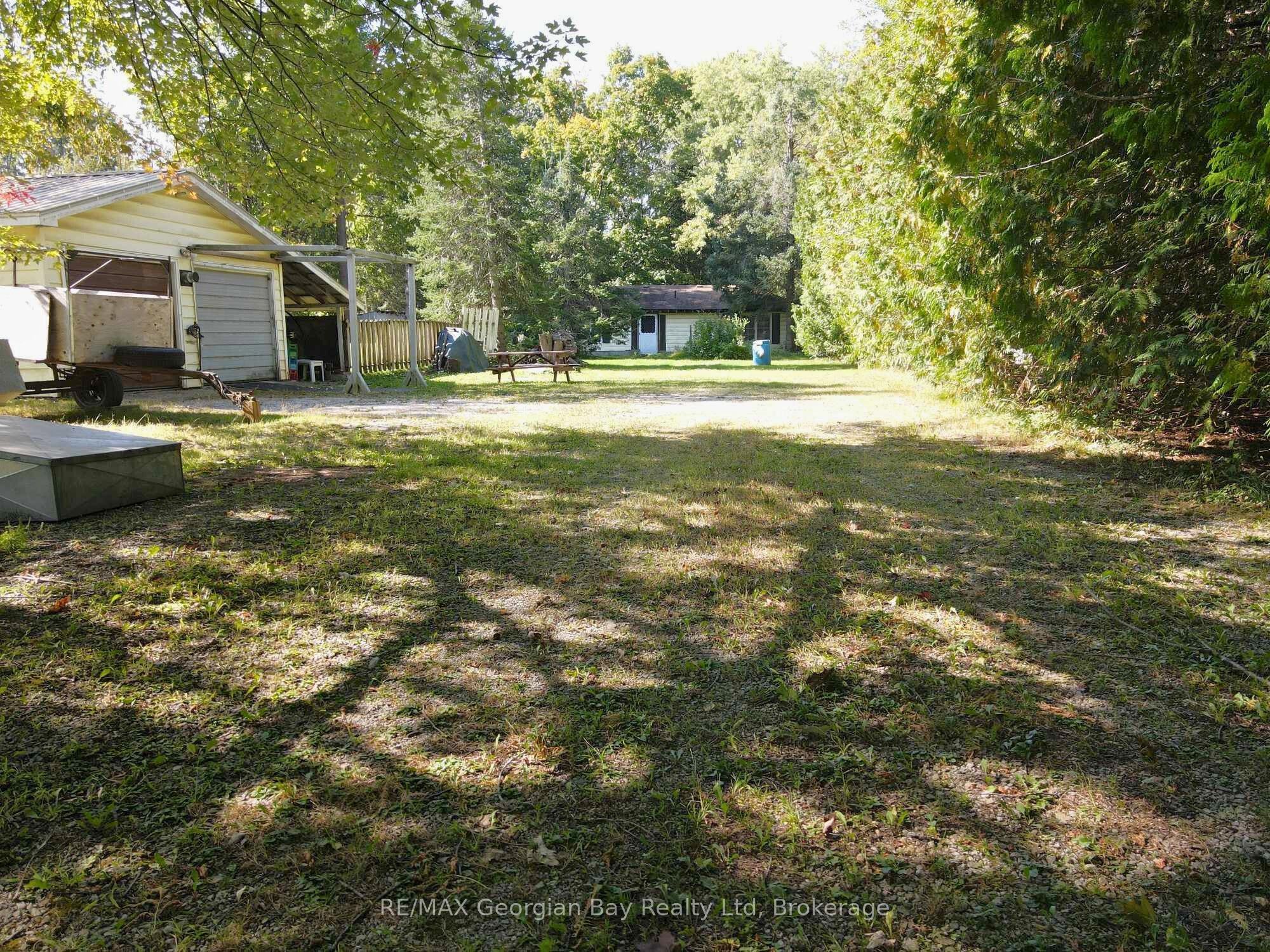 1968 Rosemount Road Property Photo 6