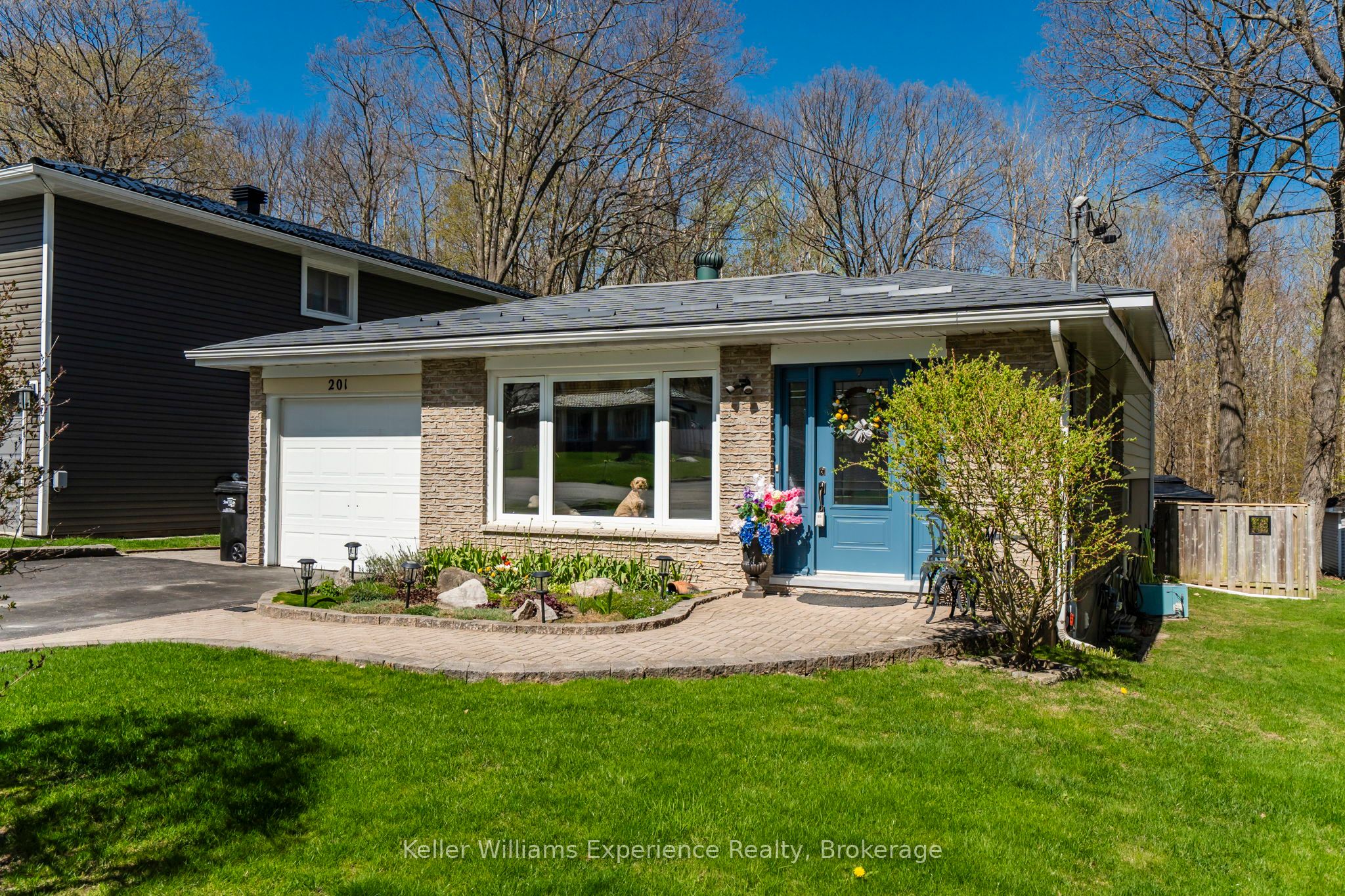 201 Bayfield Avenue Property Photo 1