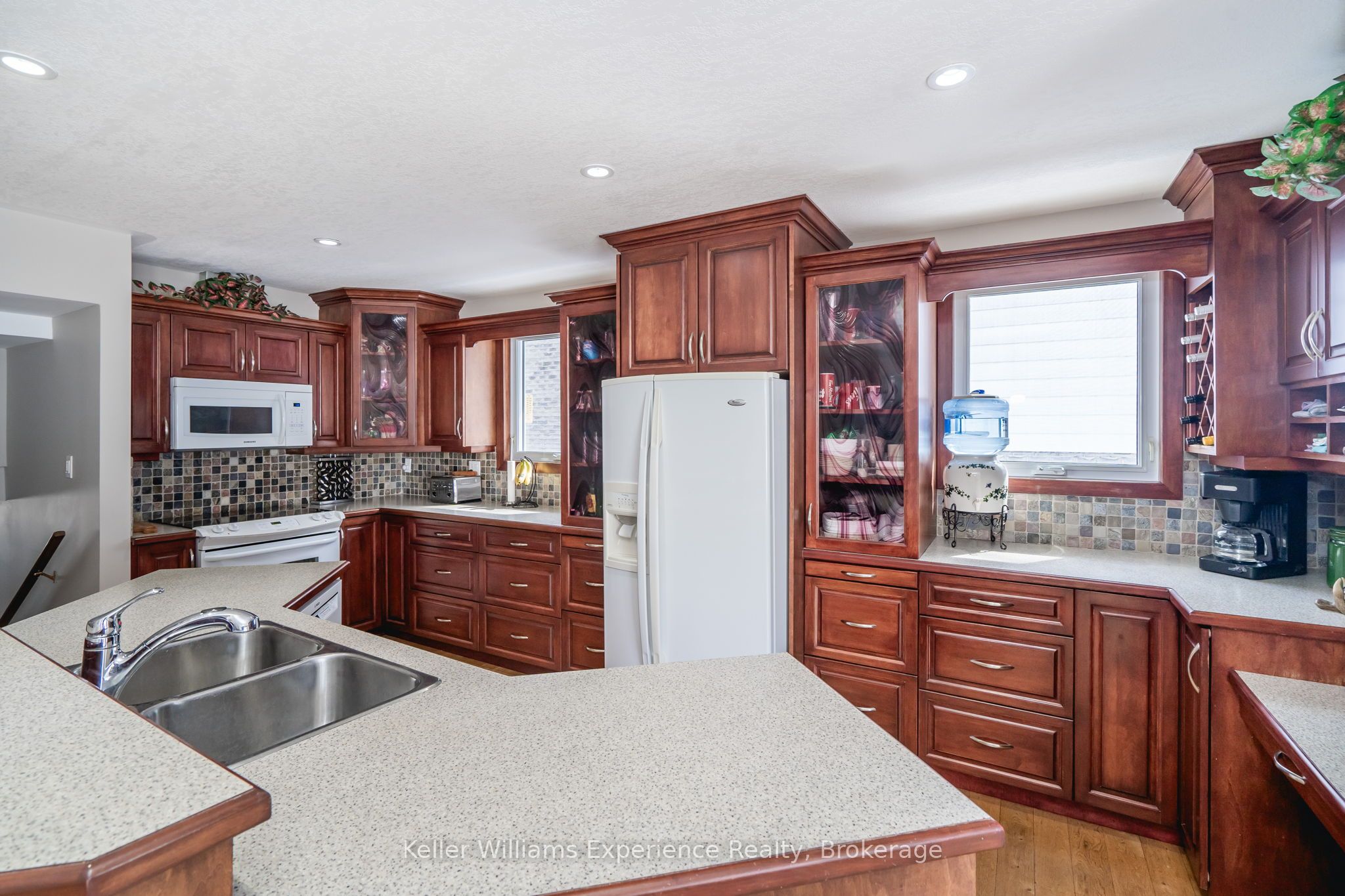 201 Bayfield Avenue Property Photo 9
