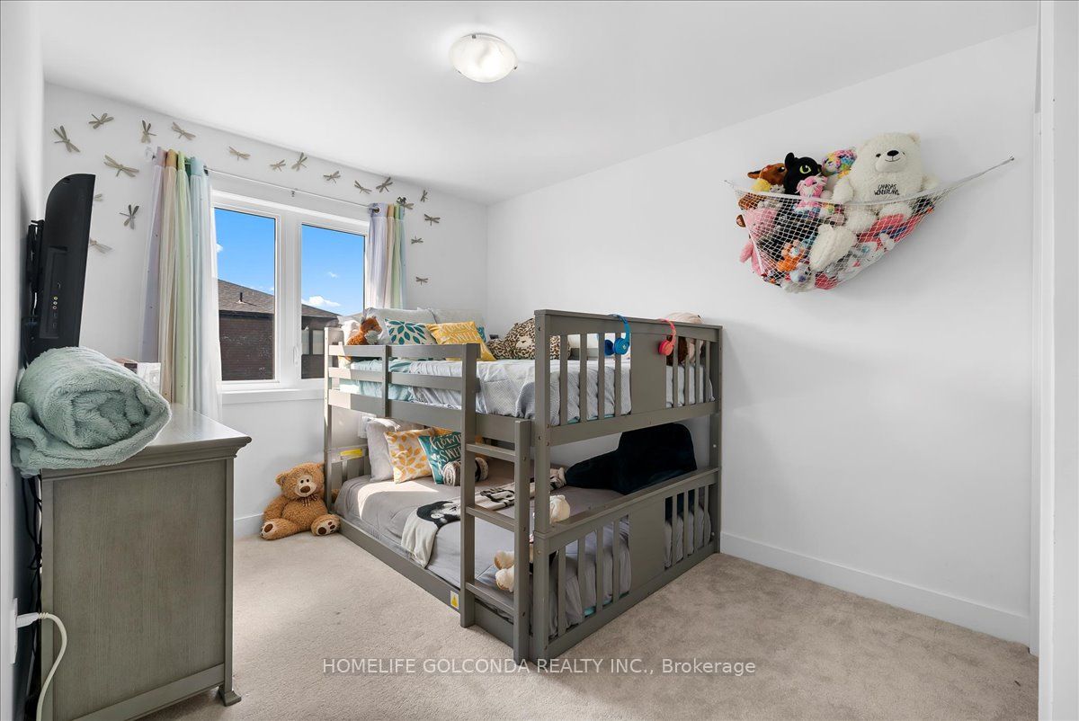 9 Evergreen Terrace Property Photo 24