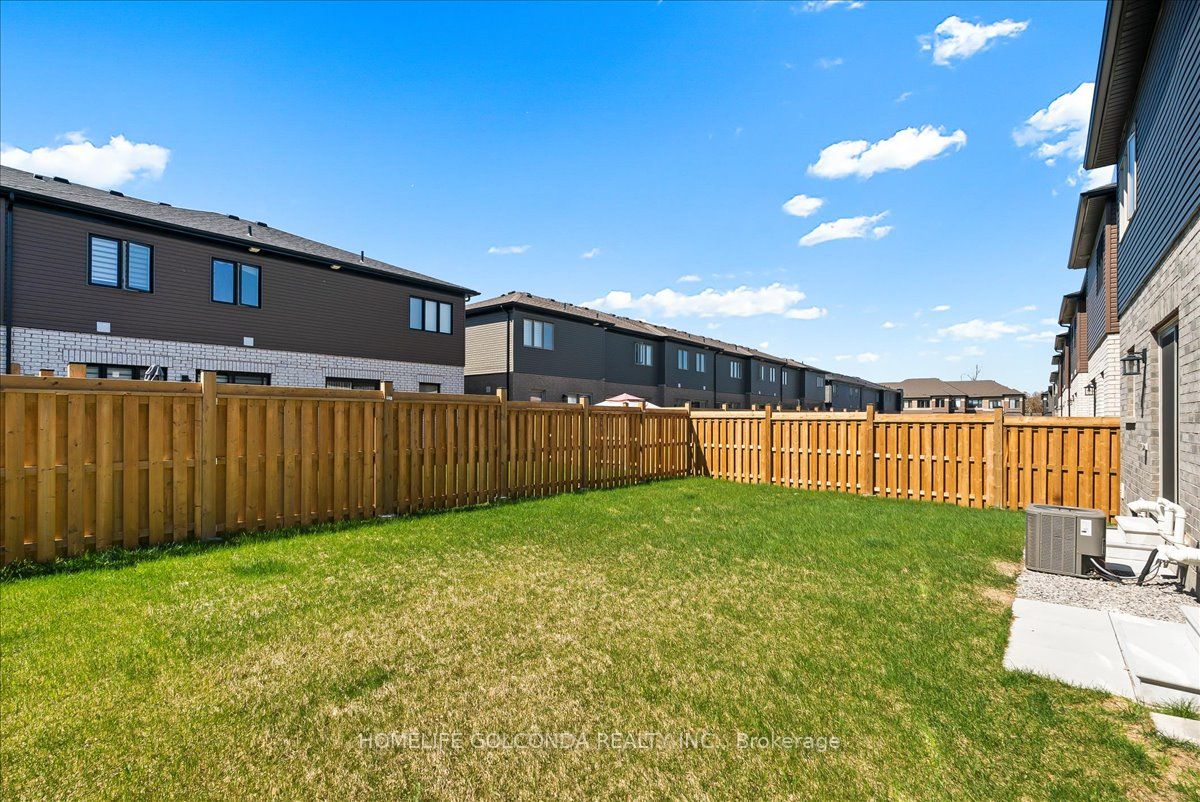 9 Evergreen Terrace Property Photo 35