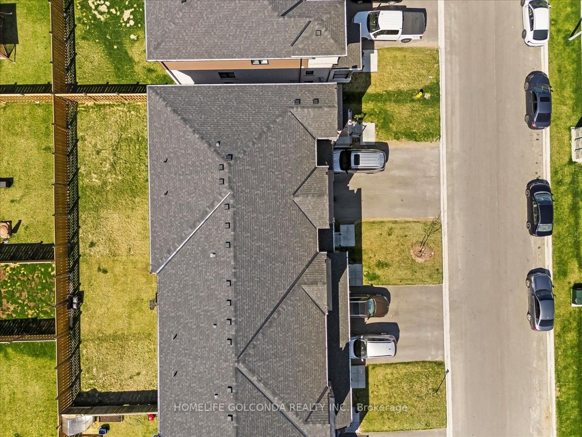 9 Evergreen Terrace Property Photo 40