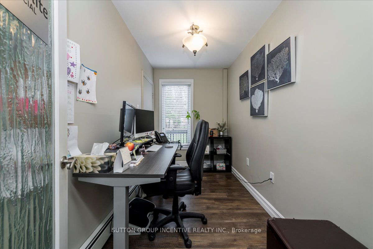 386 Mapleview Dr E Property Photo 13