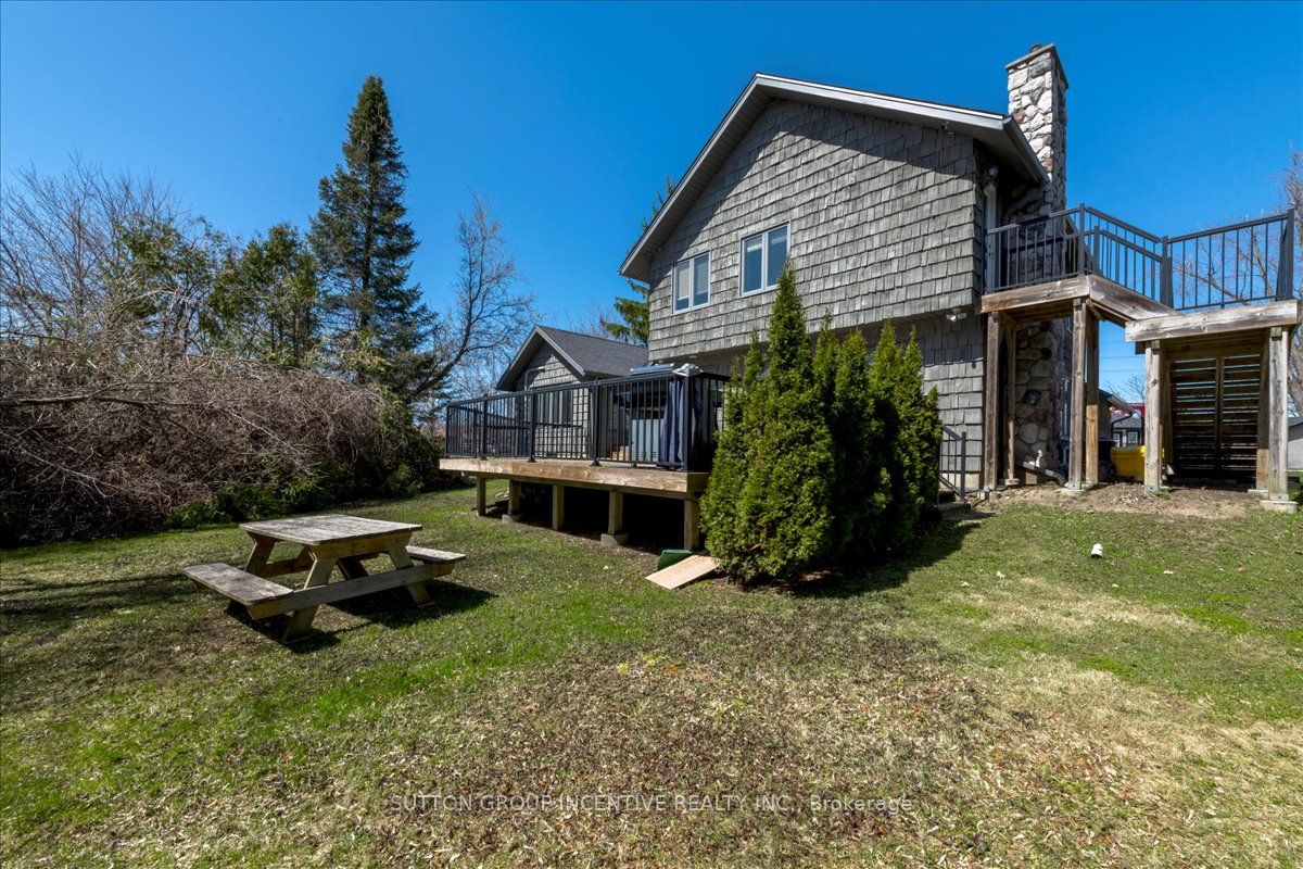 386 Mapleview Dr E Property Photo 30