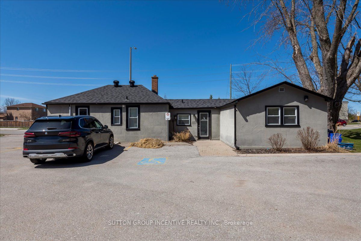 386 Mapleview Dr E Property Photo 36