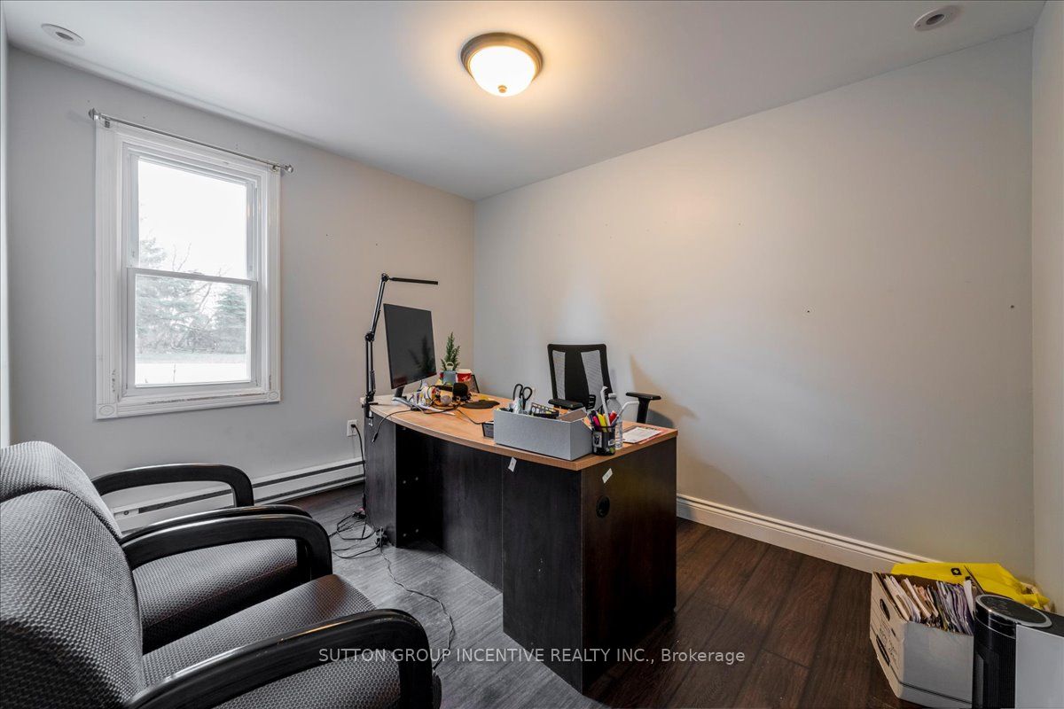 386 Mapleview Dr E Property Photo 40