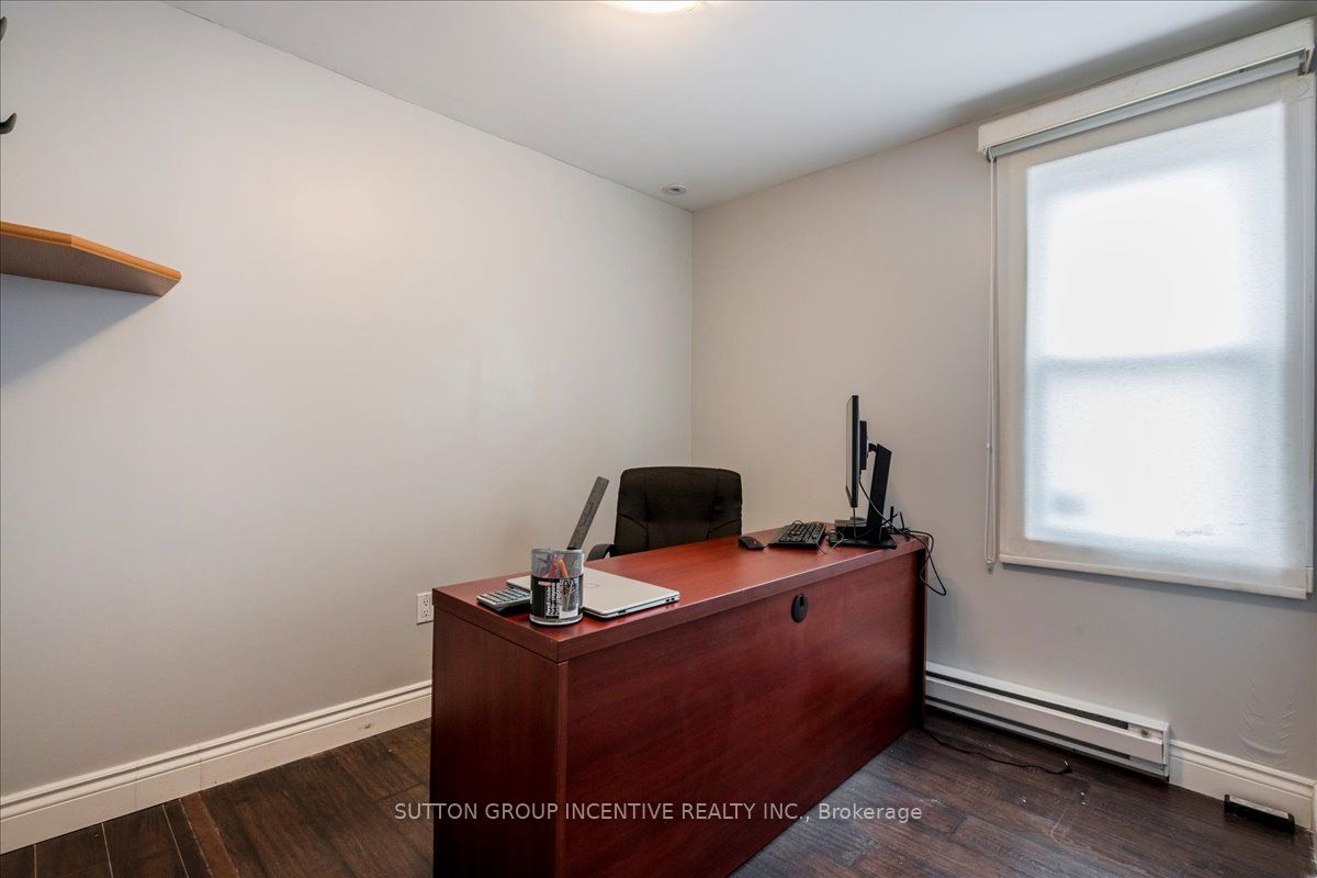 386 Mapleview Dr E Property Photo 42