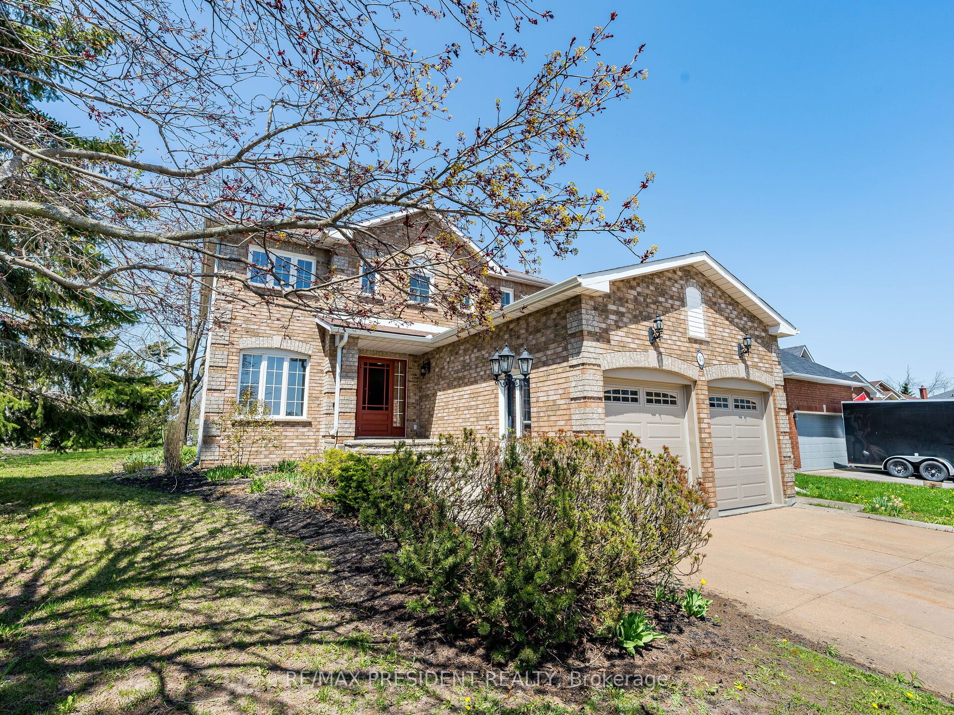 45 Grasett Cres Property Photo 1