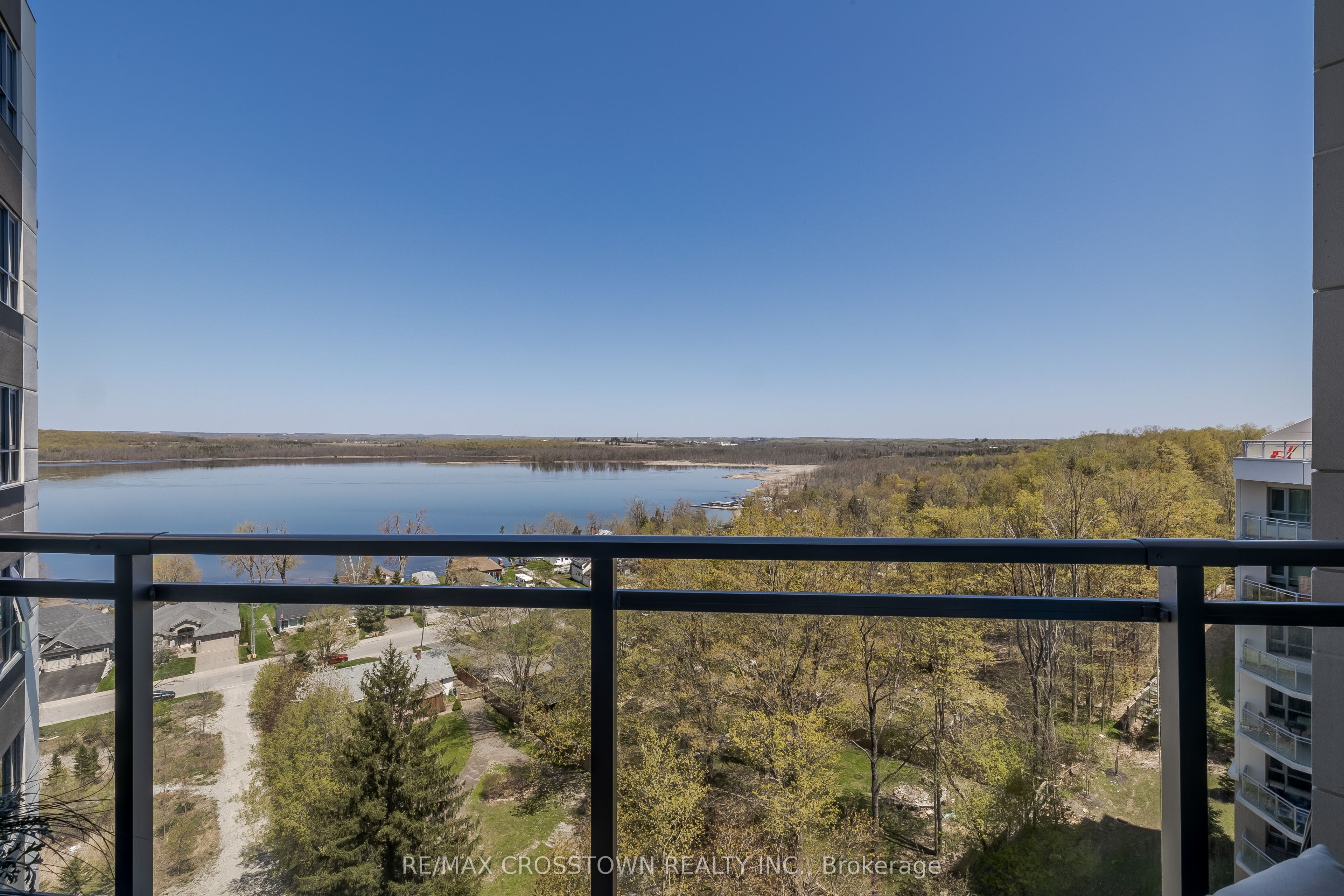 56 Lakeside Ter Property Photo