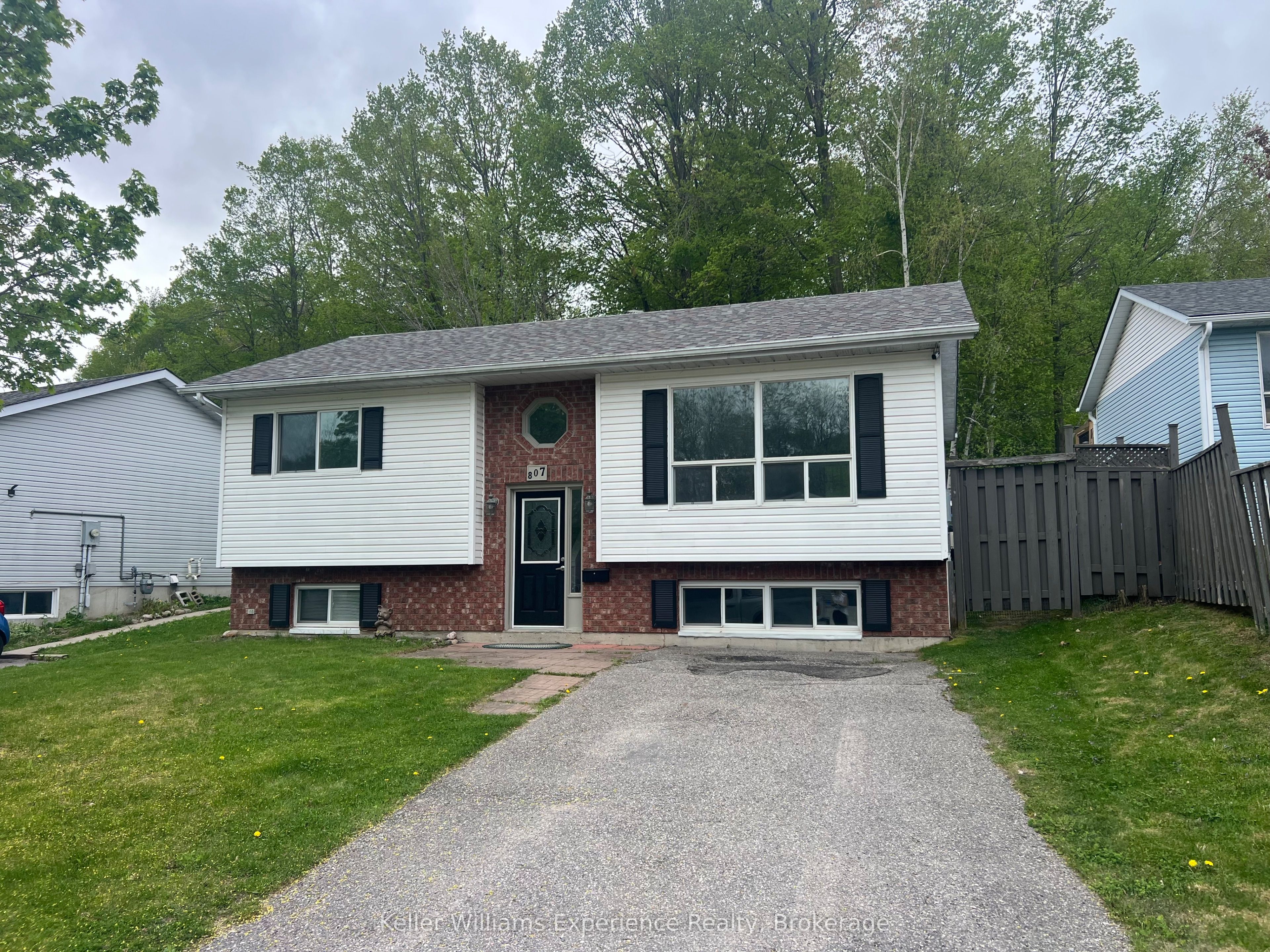 807 Birchwood Dr Property Photo 1