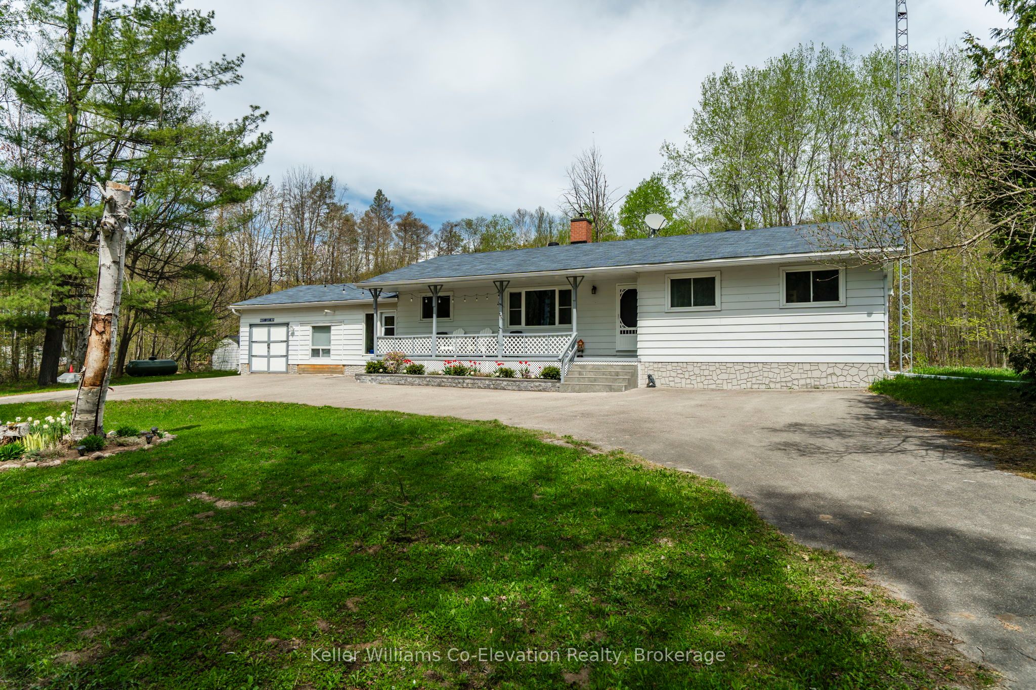 1467 Rosemount Road Property Photo